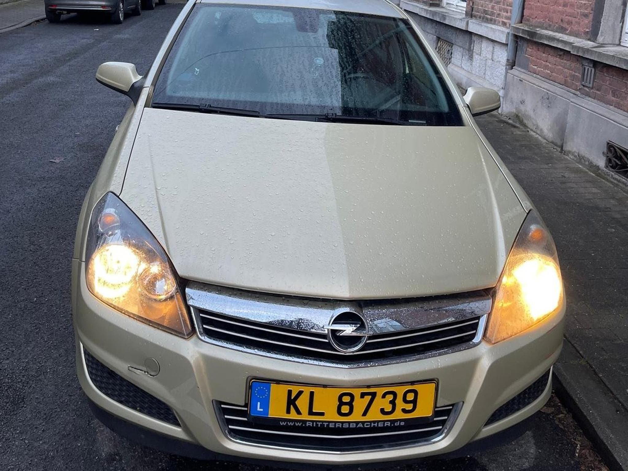 Opel Astra voiture (M1) (2004) - Photo 1