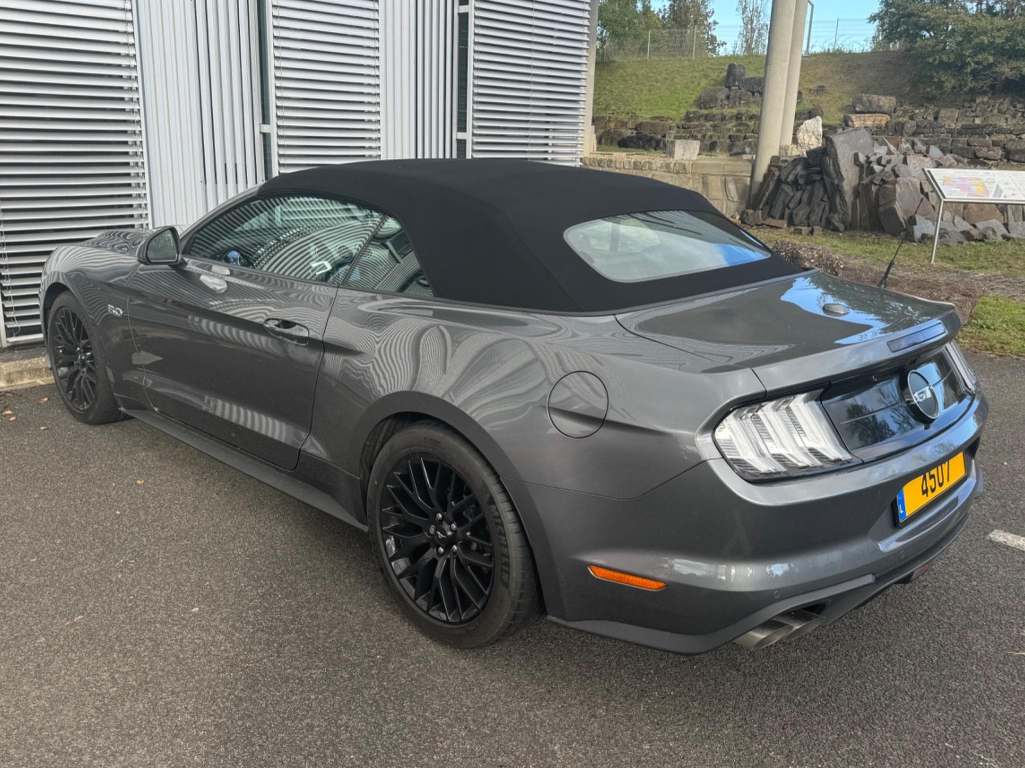 Ford Mustang 5.0 Ti-VCT V8 Cabrio GT Premium (2023) - Photo 2