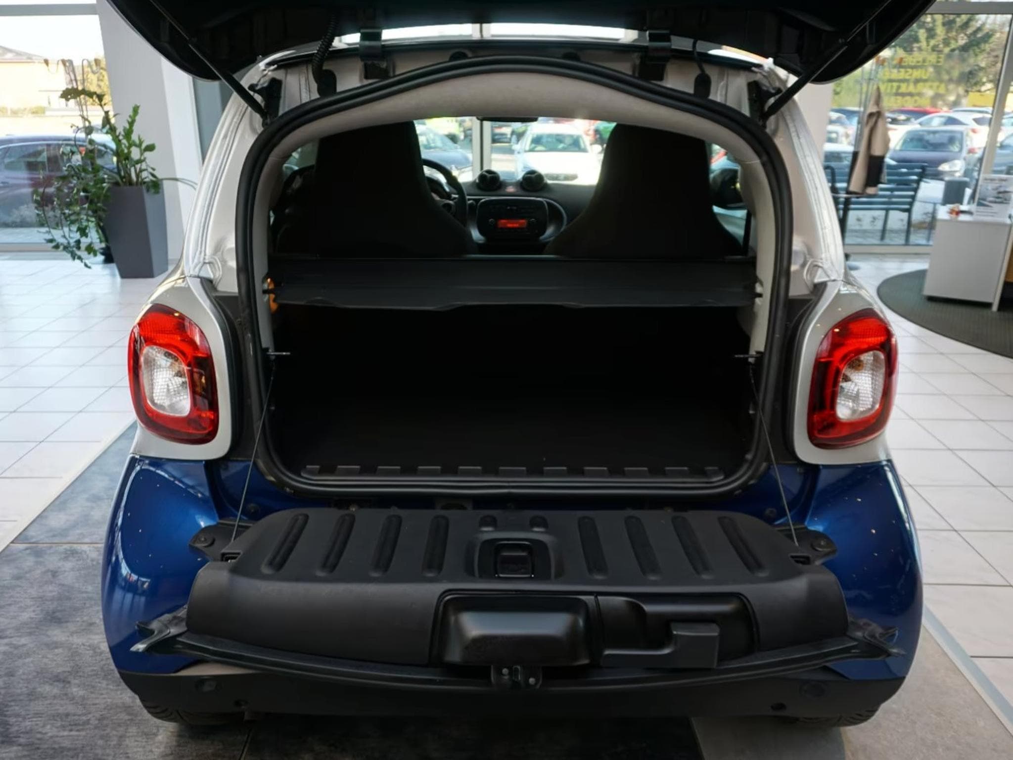 Smart Fortwo coupe passion AUTOMATIK (2019) - Foto 4