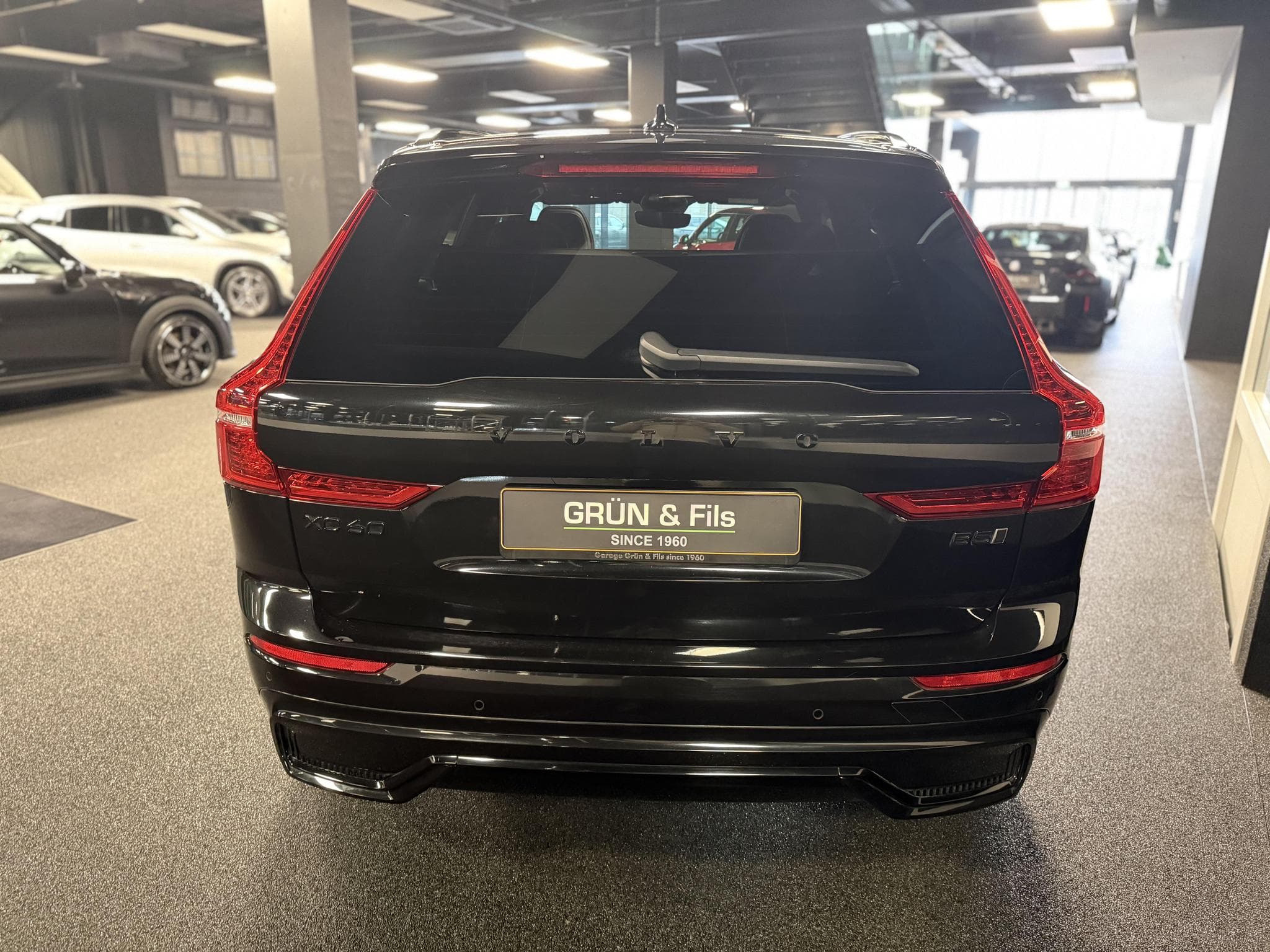 Volvo XC60 B5 AWD BLACK EDITION (2024) - Foto 6