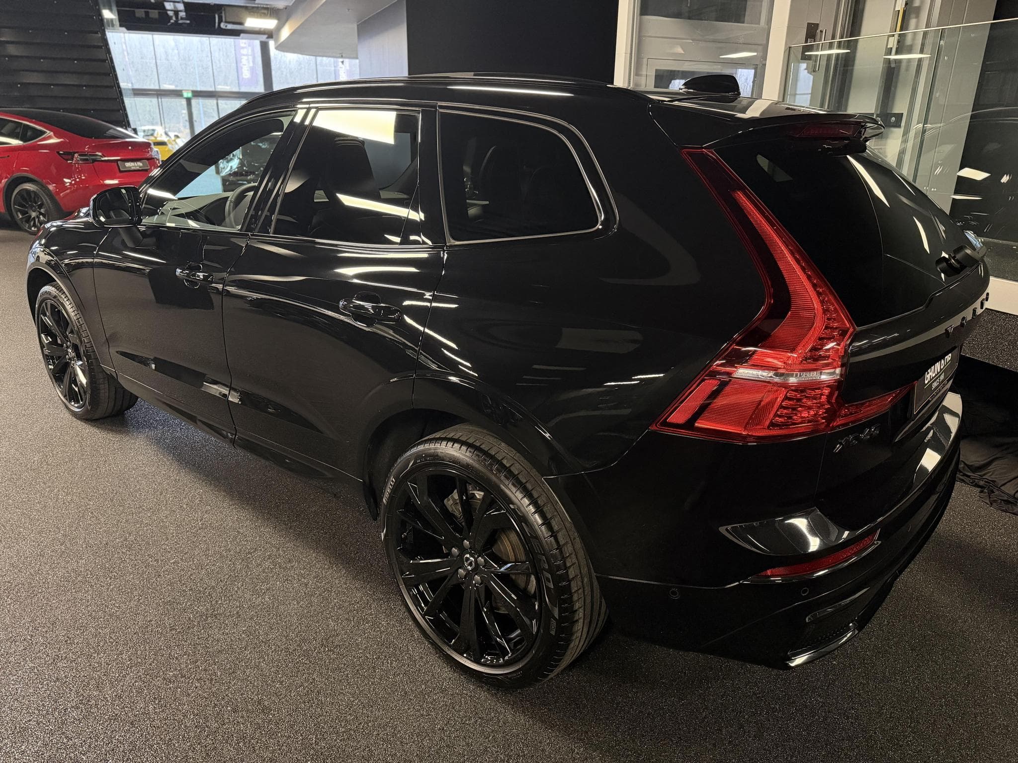 Volvo XC60 B5 AWD BLACK EDITION (2024) - Foto 7