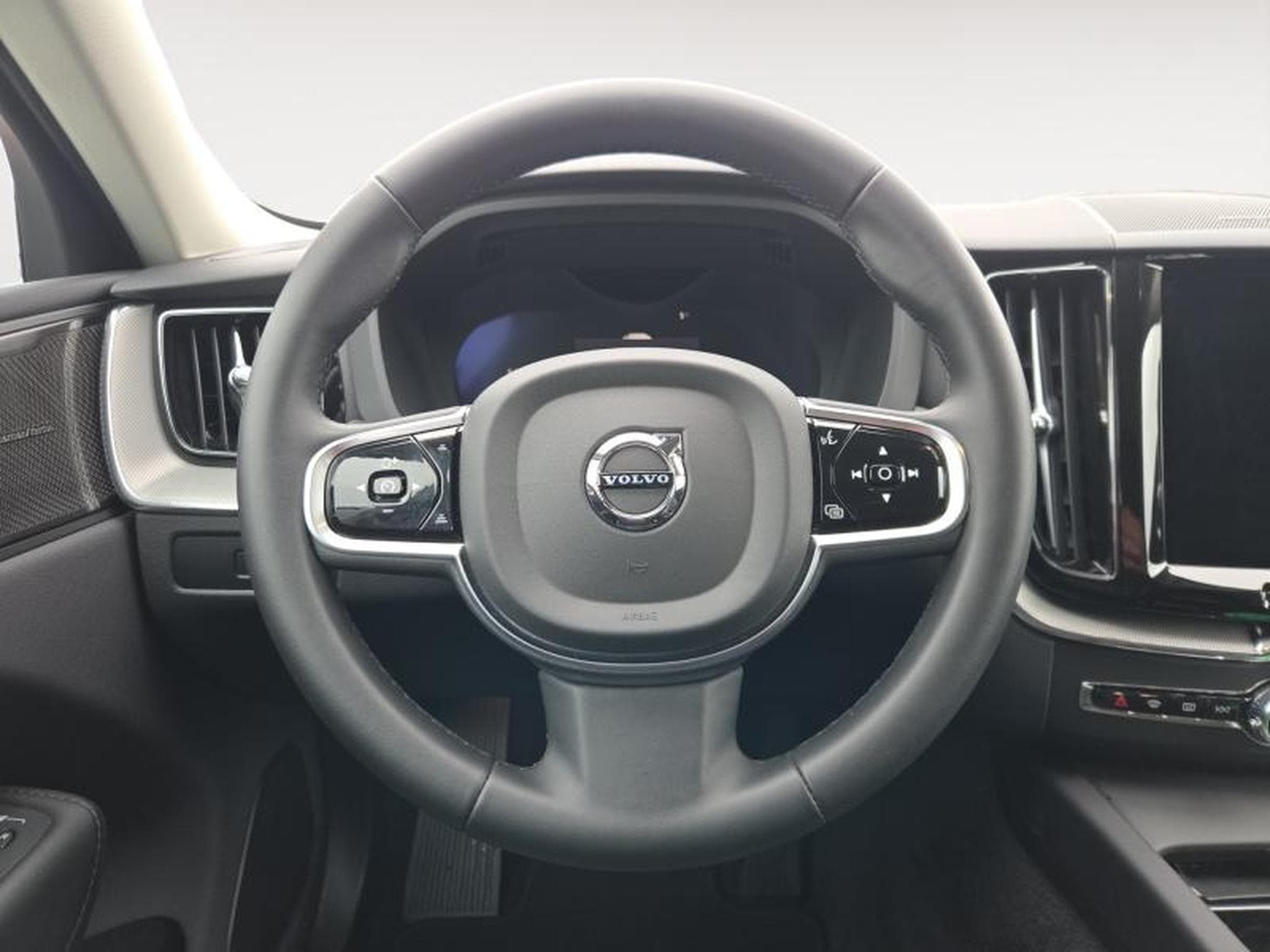 Volvo XC60 B4 Plus Dark / Essence (2024) - Foto 33