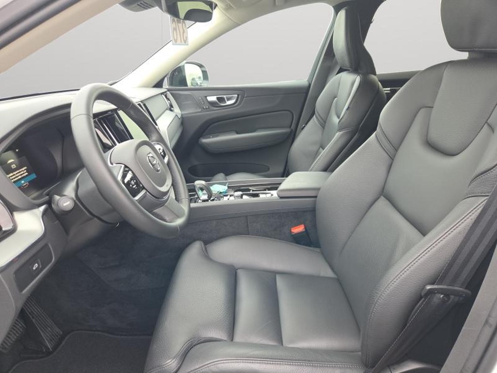 Volvo XC60 B4 Plus Dark / Essence (2024) - Foto 9