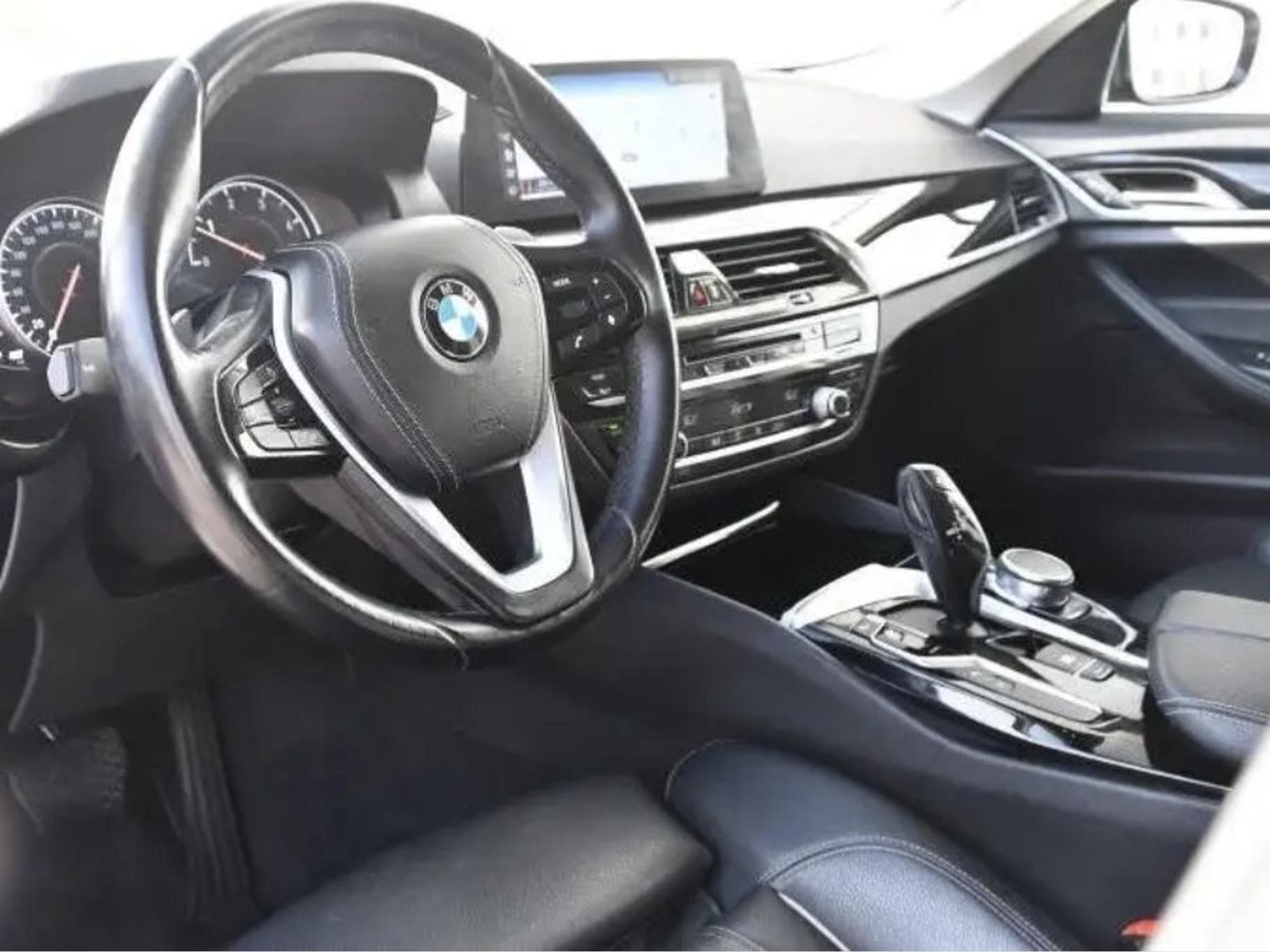 BMW 520 Sport line (2017) - Foto 2