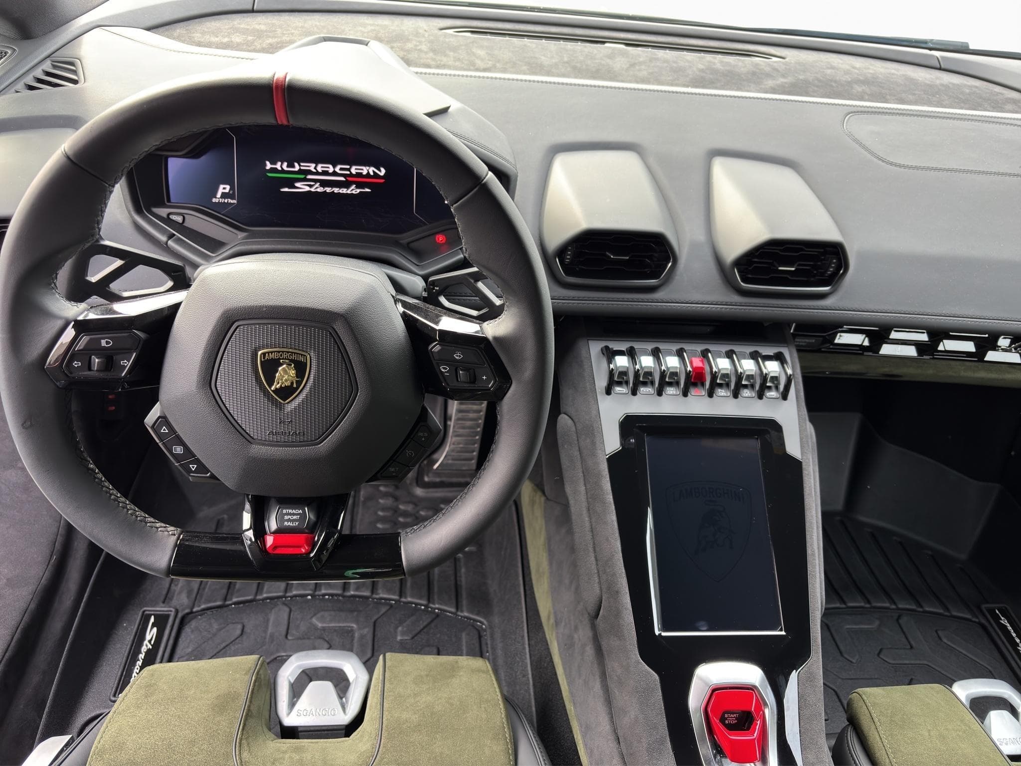 Lamborghini Huracán Sterrato (2023) - Photo 7
