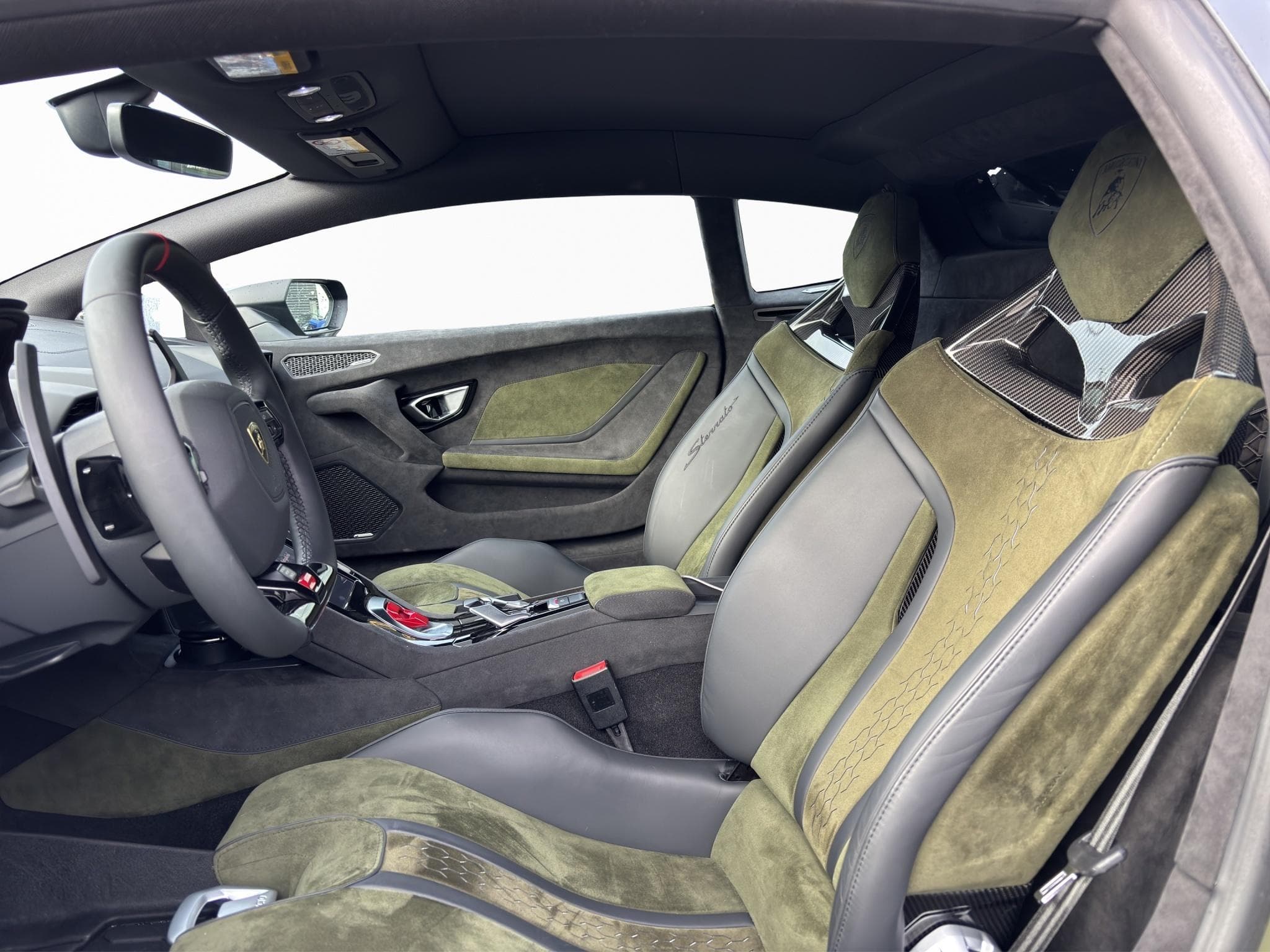 Lamborghini Huracán Sterrato (2023) - Photo 6