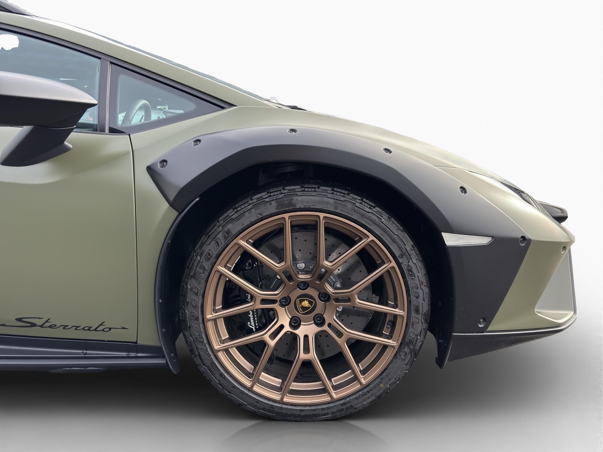 Lamborghini Huracán Sterrato (2023) - Photo 9