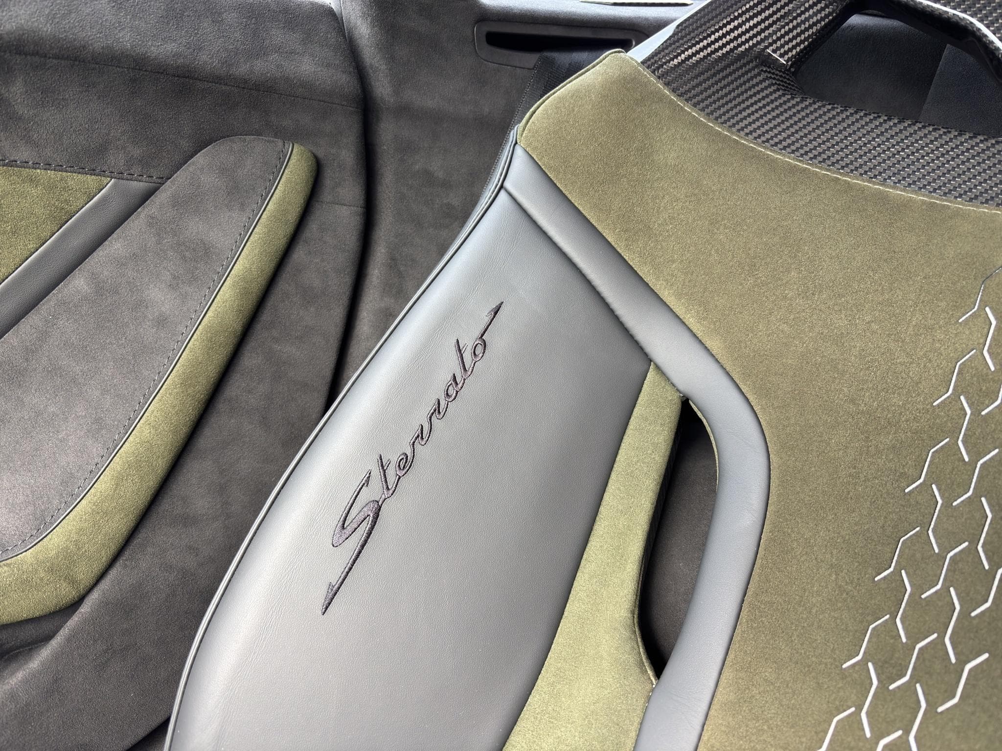 Lamborghini Huracán Sterrato (2023) - Photo 10
