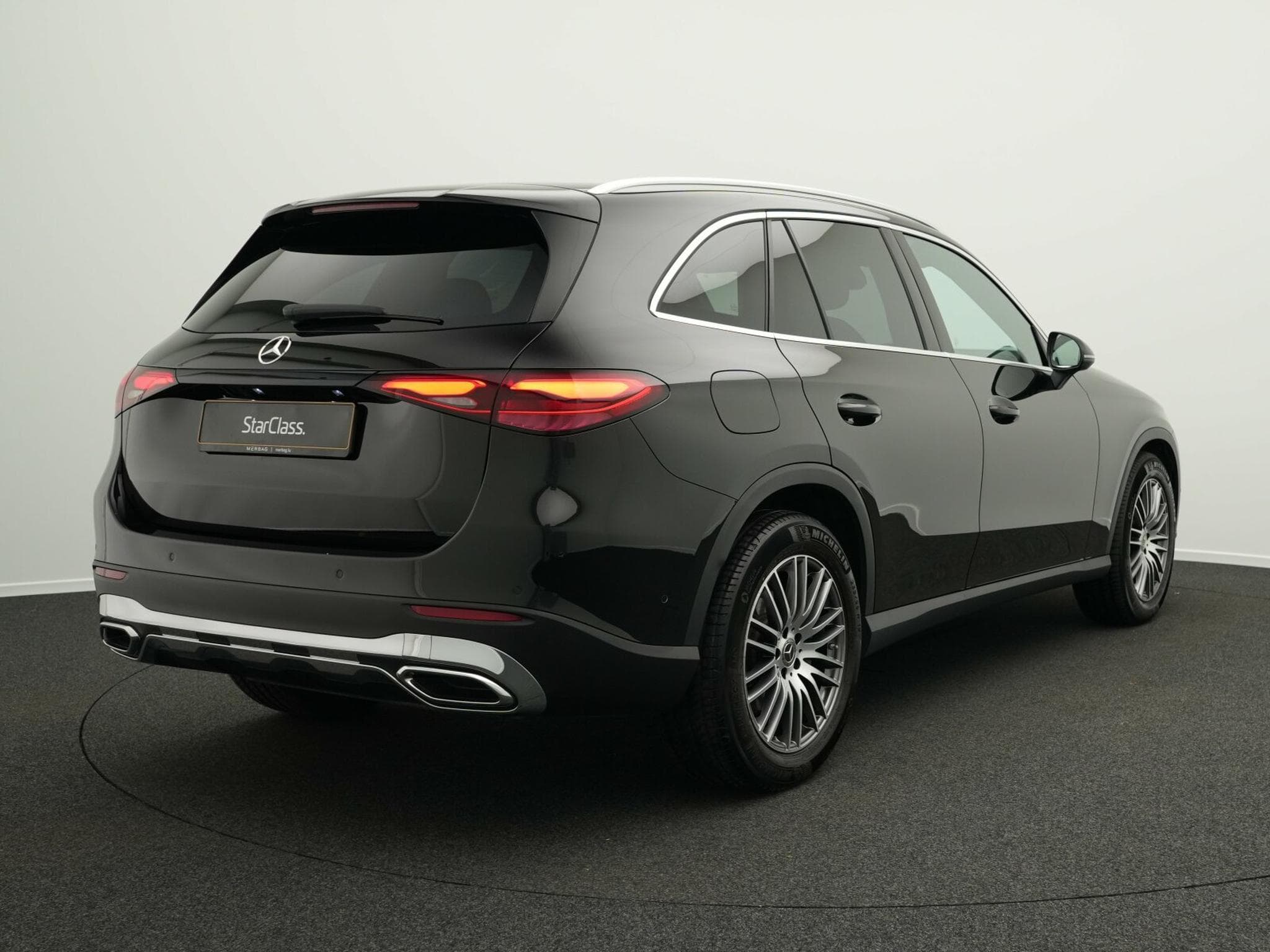 Mercedes GLC 200 4MATIC Avantgarde Kamera+19"+LED+MBUX (2024) - Foto 3