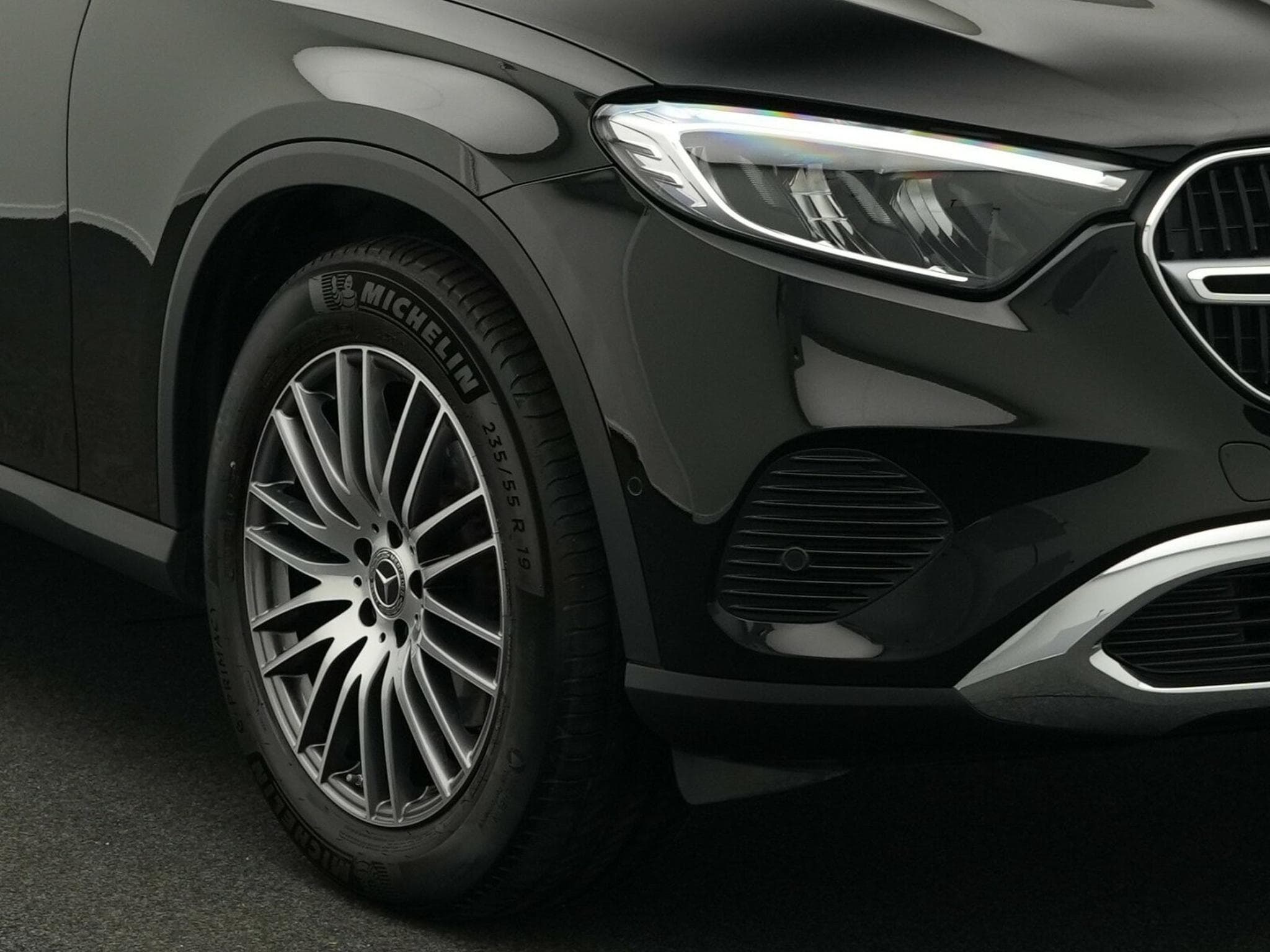 Mercedes GLC 200 4MATIC Avantgarde Kamera+19"+LED+MBUX (2024) - Foto 9