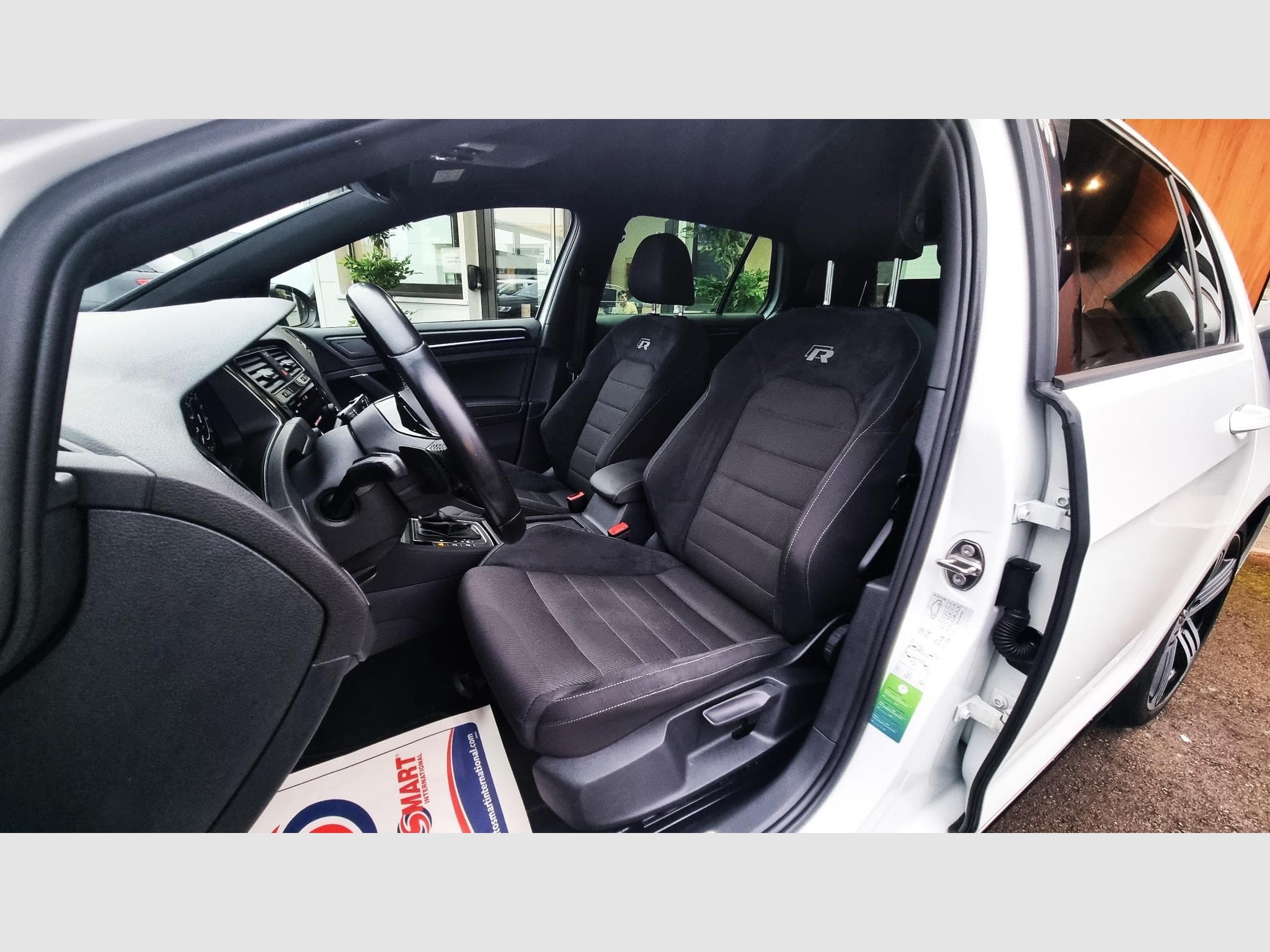 VW Golf 2.0 TSI 300 CH R 4 MOTION (2020) - Photo 16