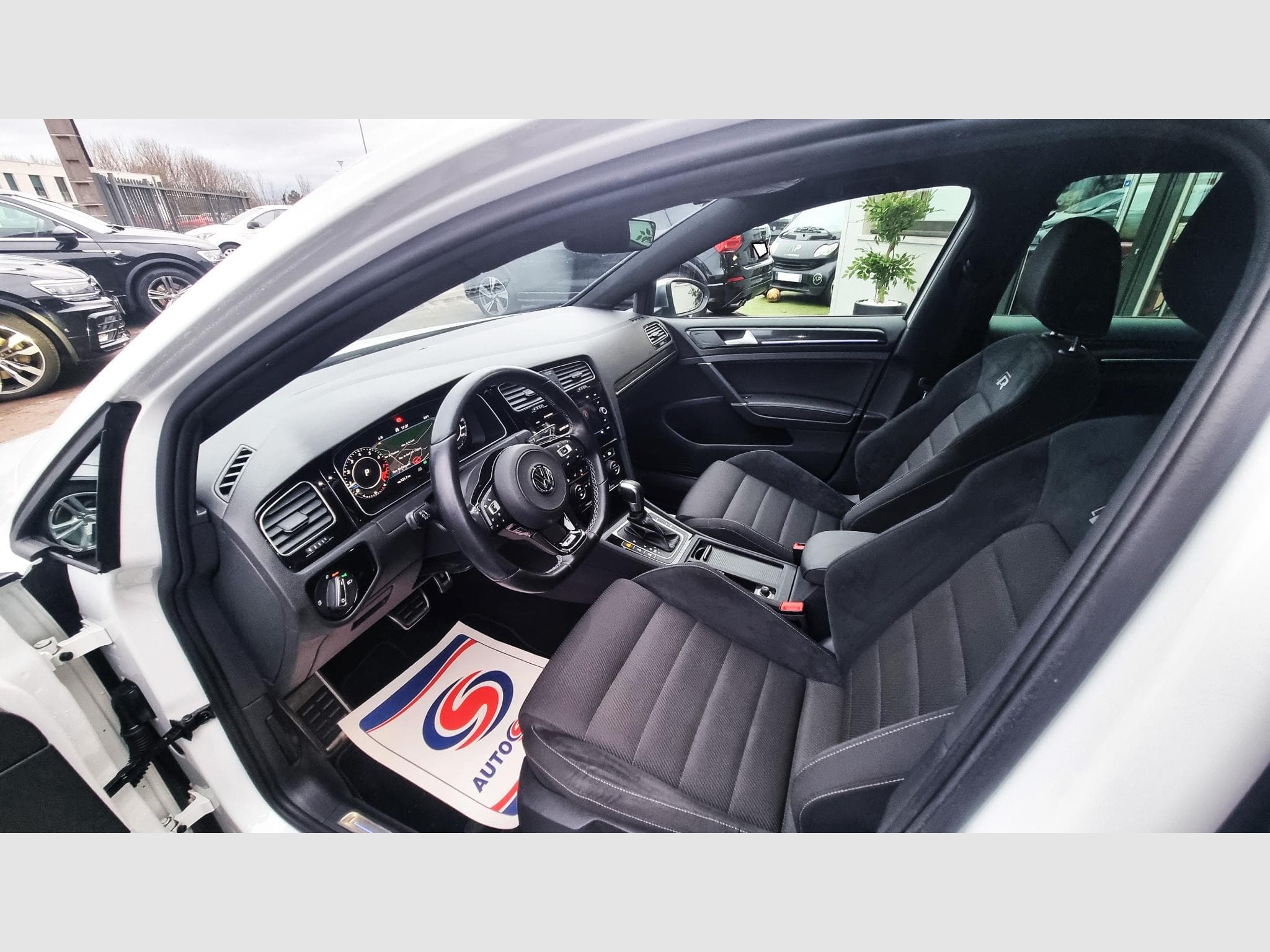 VW Golf 2.0 TSI 300 CH R 4 MOTION (2020) - Photo 14