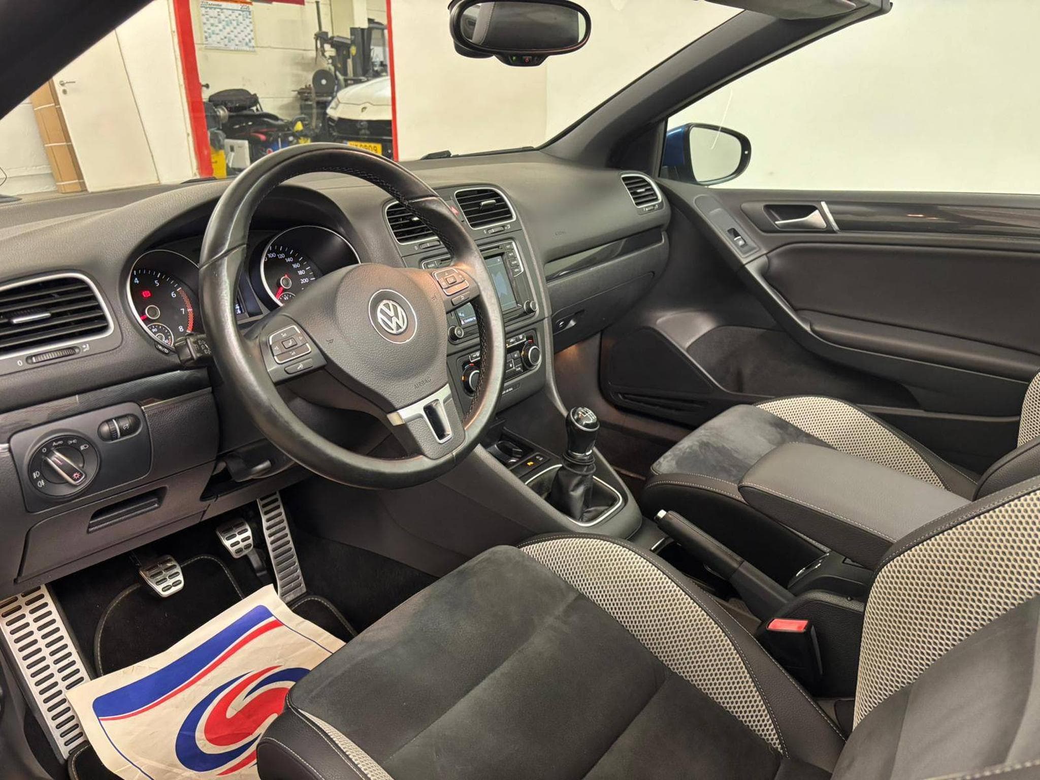 VW Golf VI Cabriolet BMT*ALCANTARA*BLUETOOTH* (2016) - Foto 10