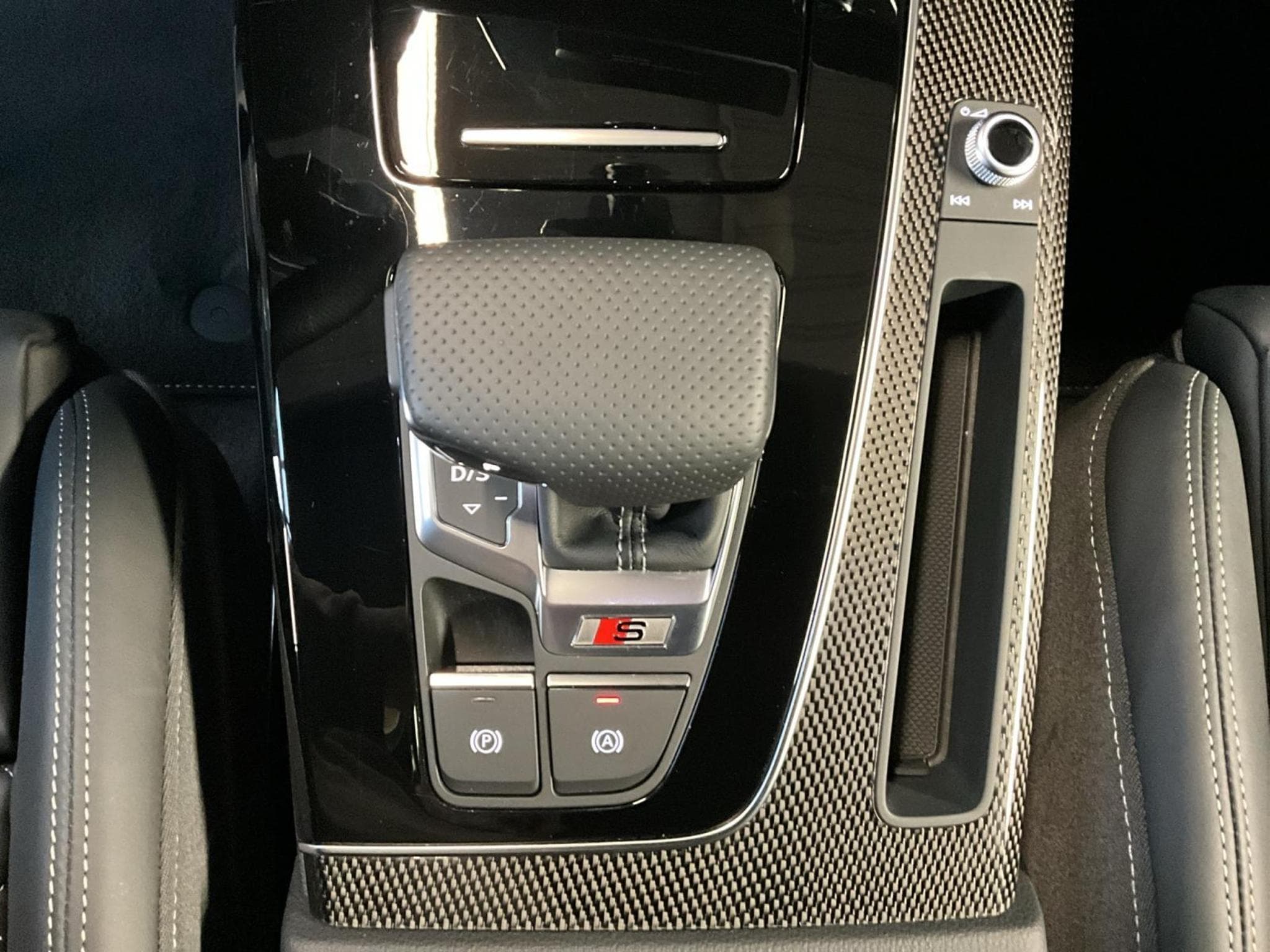 Audi SQ5 SB+TDI+Tiptronic+Pano+AHK+Luft. (2025) - Photo 12