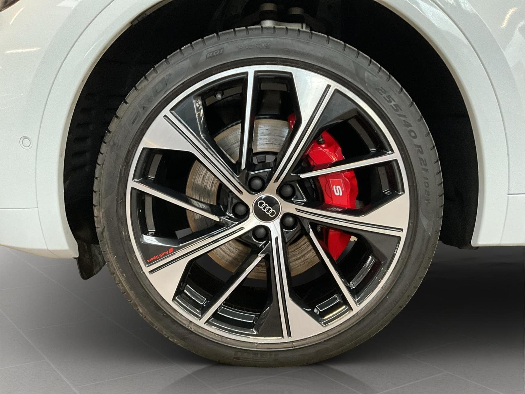 Audi SQ5 SB+TDI+Tiptronic+Pano+AHK+Luft. (2025) - Photo 8