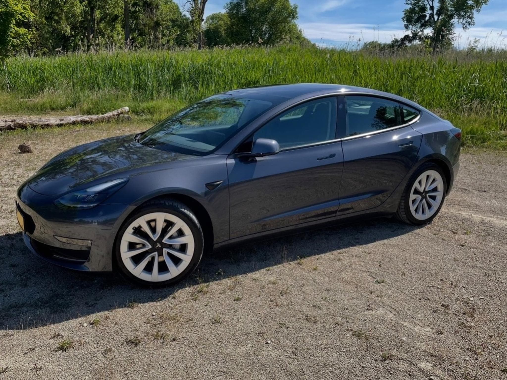 Tesla Model 3 Long Range | Dual Motor (2021) - Photo 1