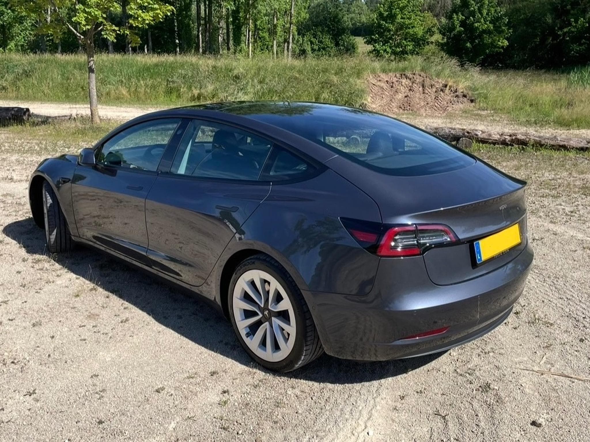 Tesla Model 3 Long Range | Dual Motor (2021) - Photo 3