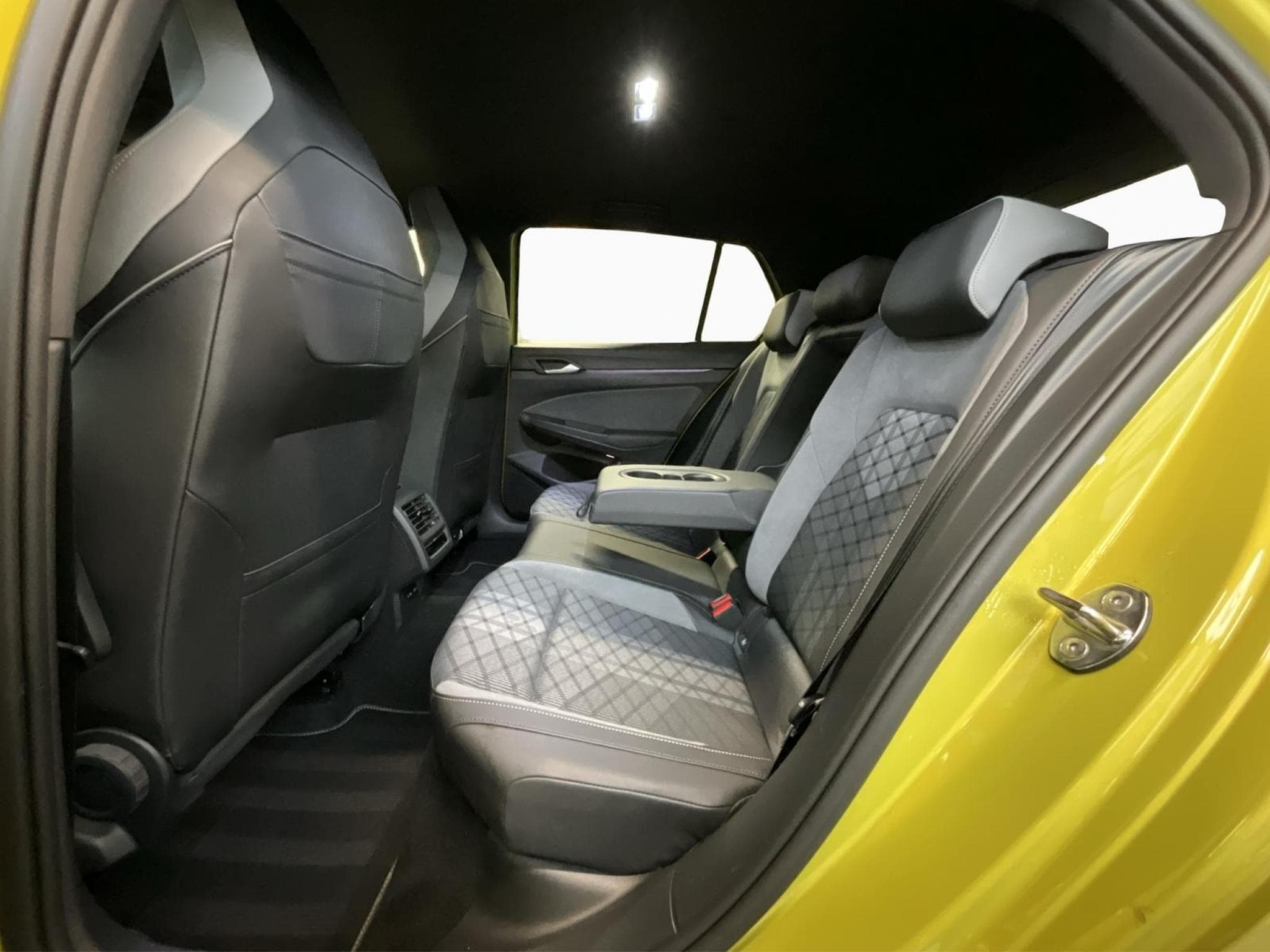 VW Golf R-Line+DSG+RearView+LED (2022) - Foto 15