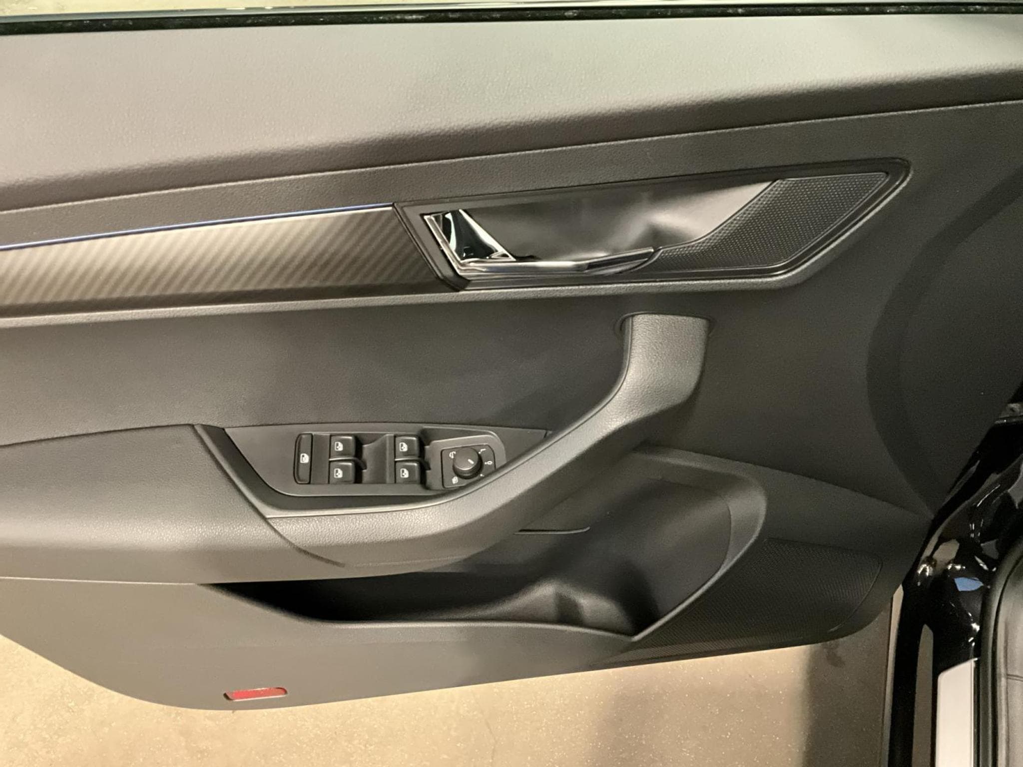 Skoda Karoq Sportline+DSG+Pano+Navi (2025) - Photo 14