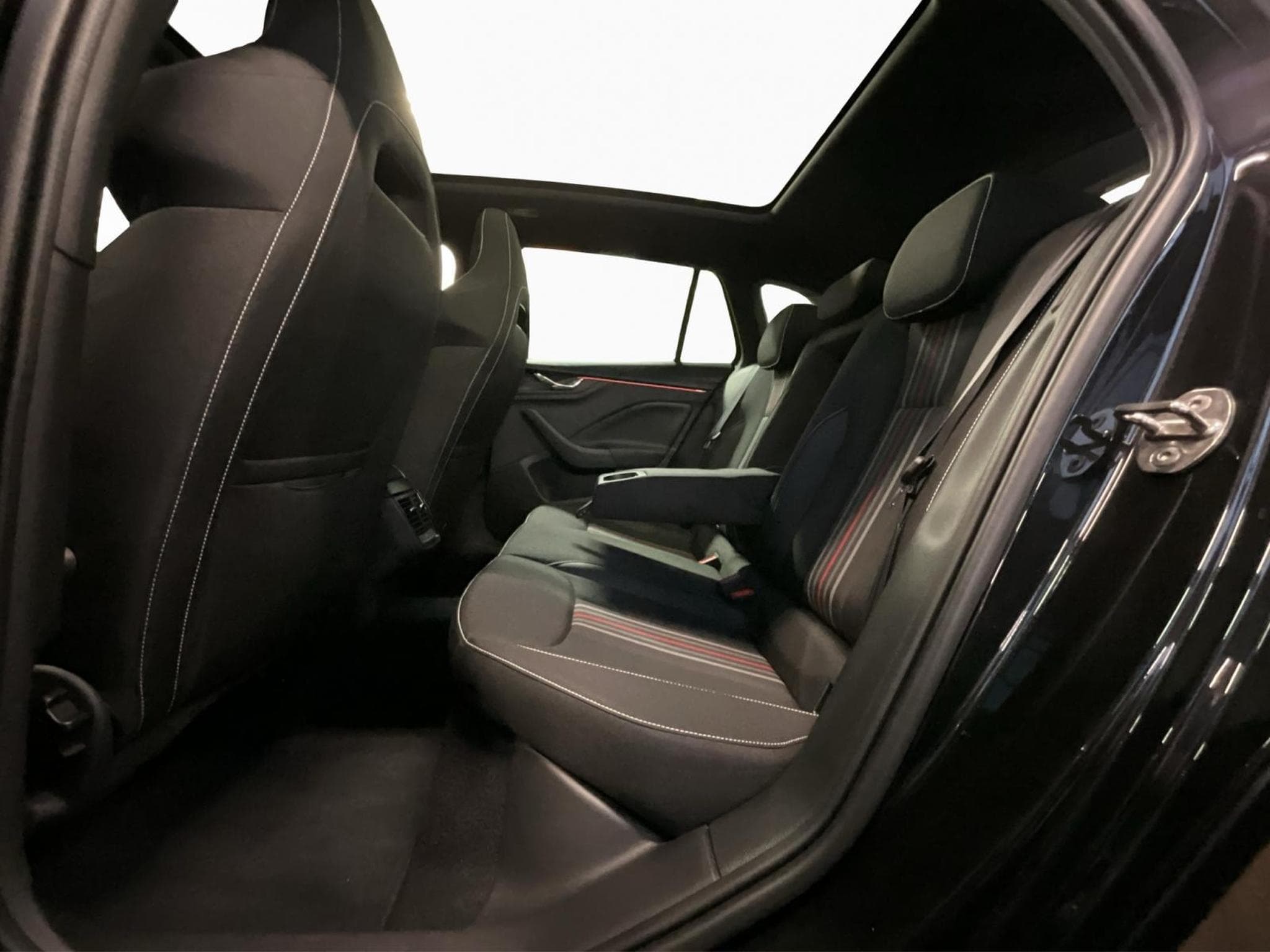 Skoda Scala Monte-Carlo+BVM+Pano+RearView (2025) - Photo 16