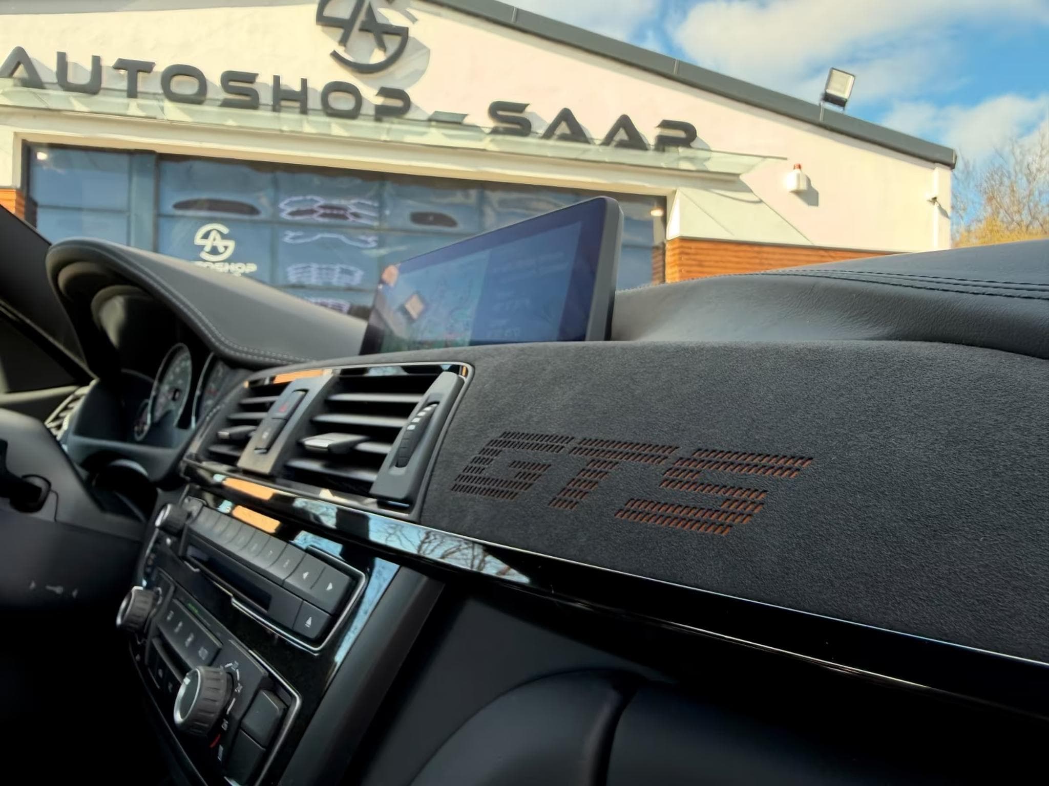 BMW M4 GTS Edition 700 (2016) - Photo 14