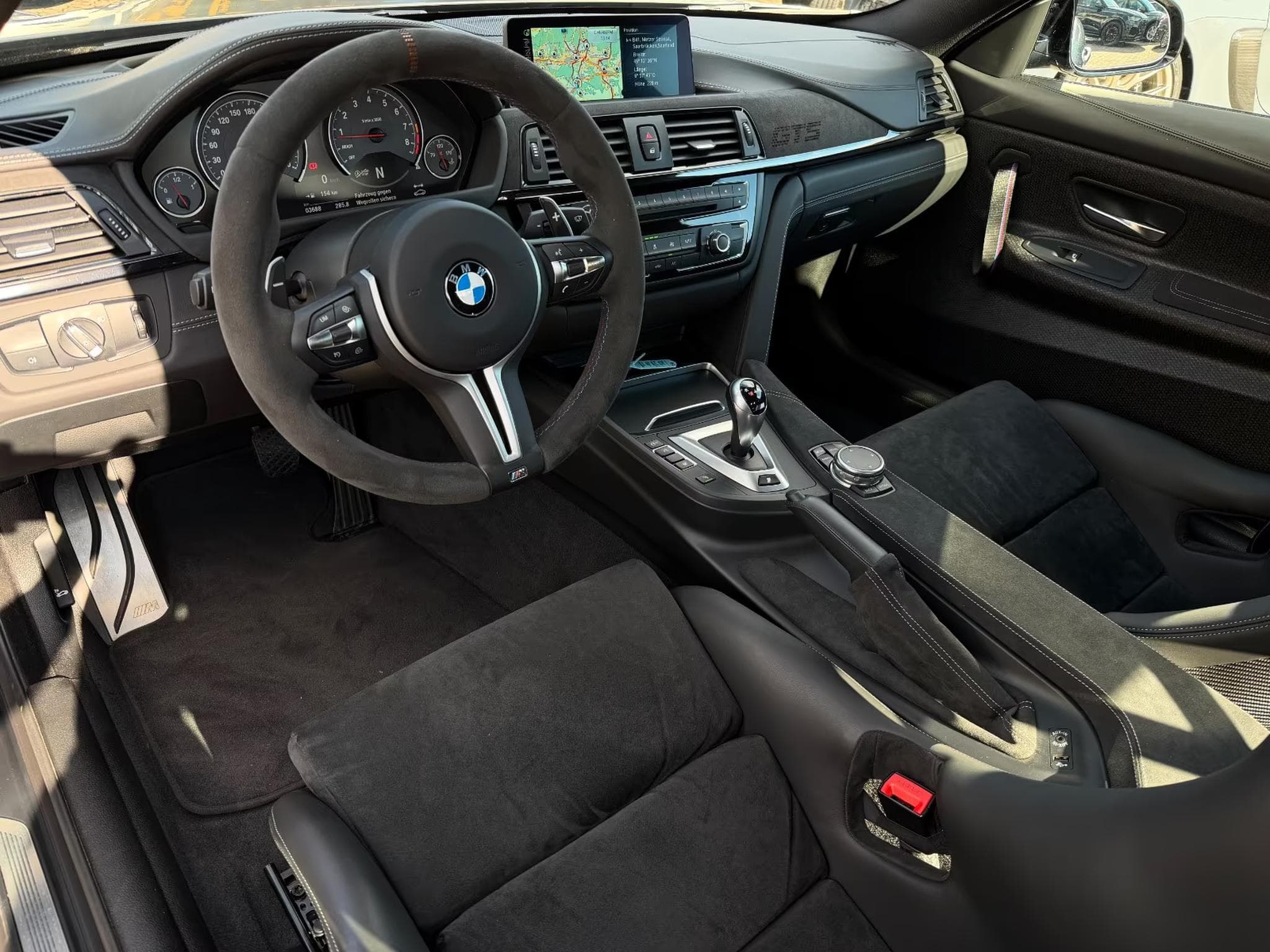 BMW M4 GTS Edition 700 (2016) - Photo 10