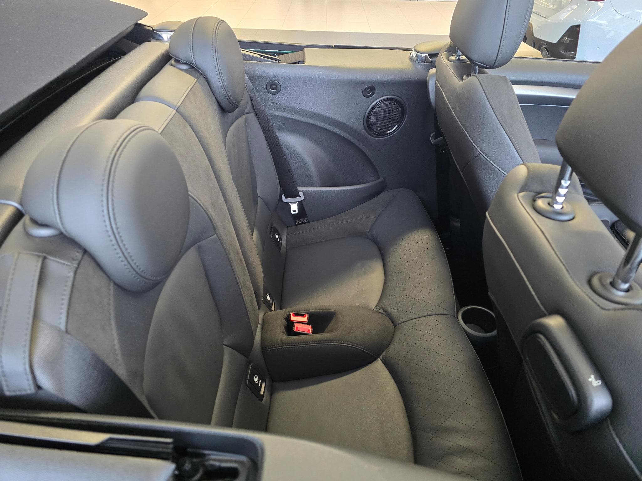 Mini Cabrio Cooper Cooper S (2023) - Foto 4