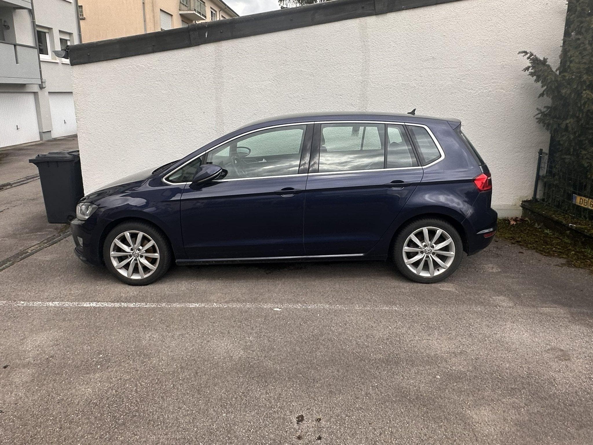 VW Golf Sportsvan HIGHLINE (2015) - Photo 3