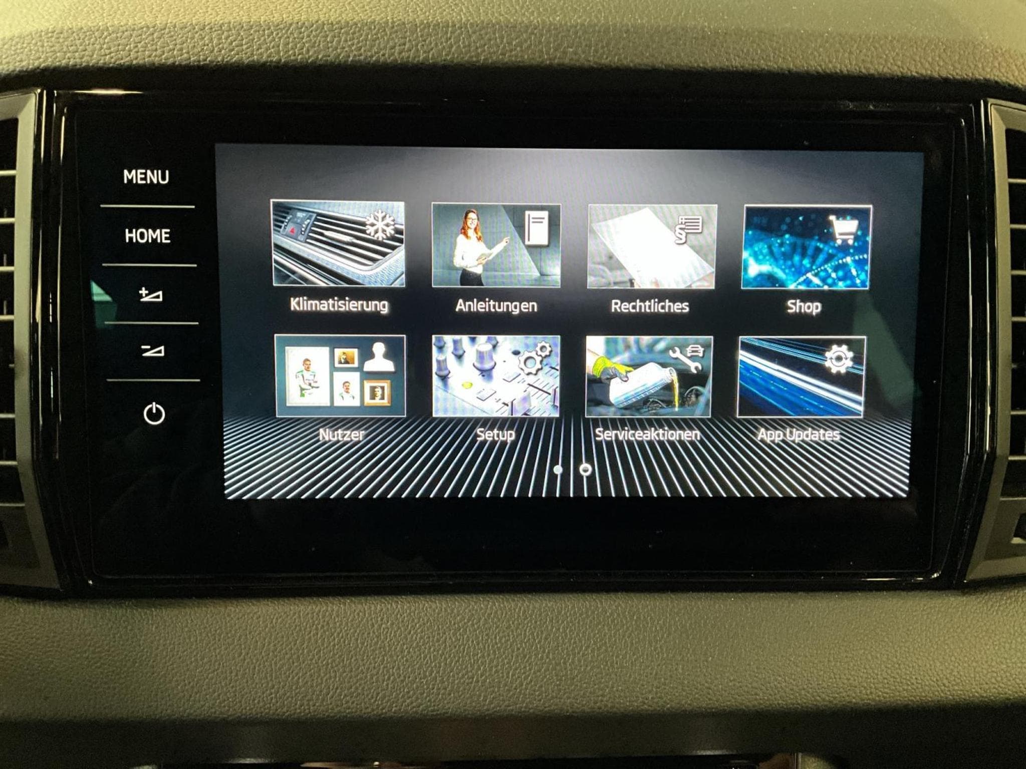 Skoda Karoq Sportline+DSG+4x4+P.Perf. (2025) - Foto 19