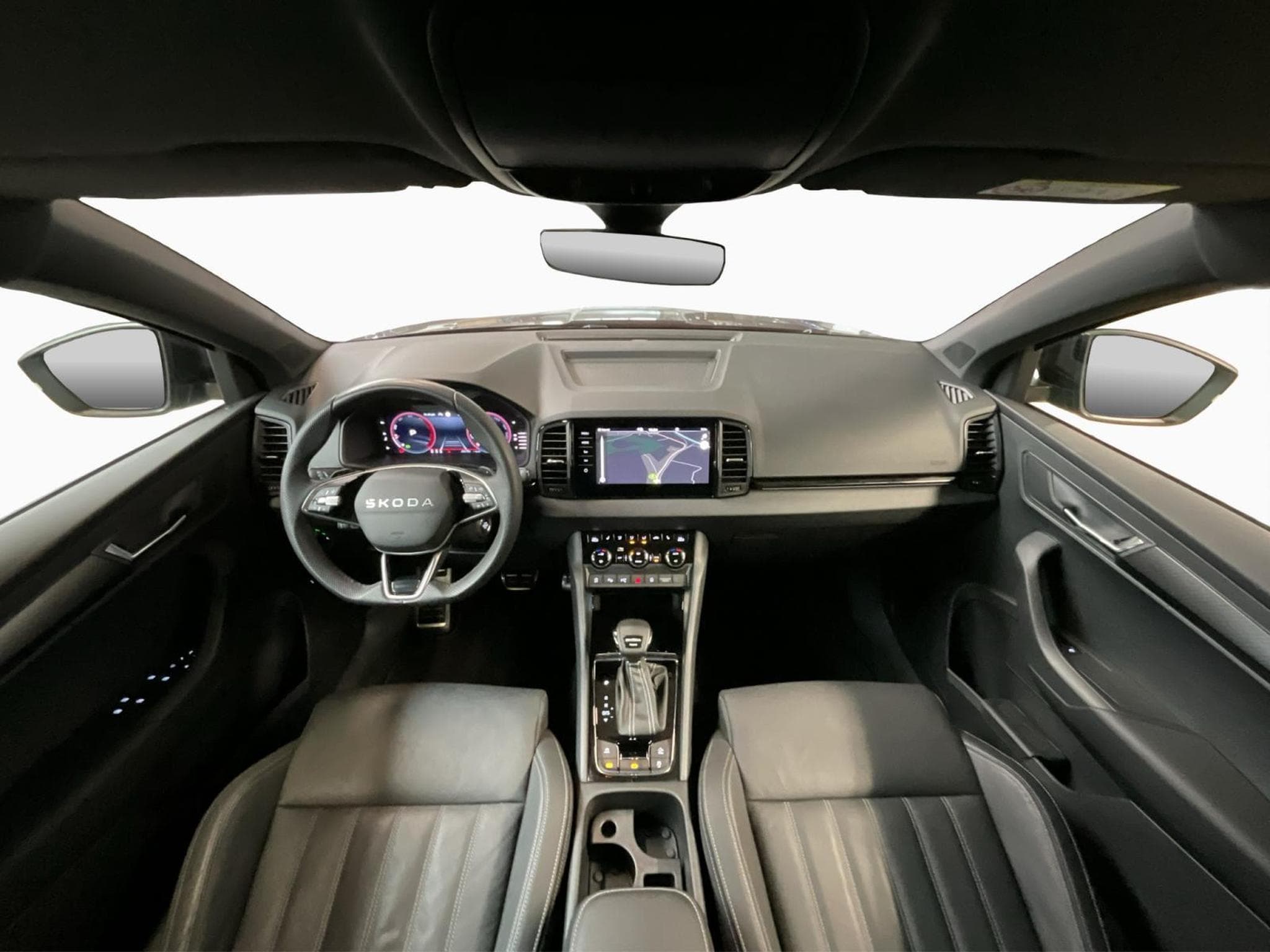 Skoda Karoq Sportline+DSG+4x4+P.Perf. (2025) - Foto 2