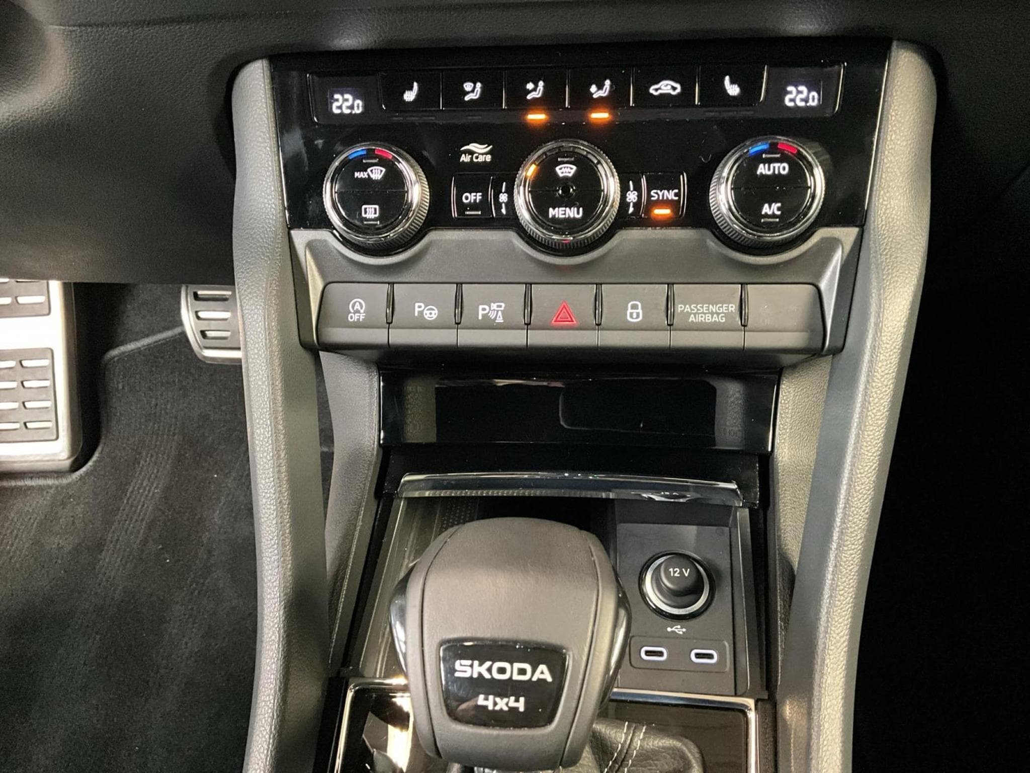 Skoda Karoq Sportline+DSG+4x4+P.Perf. (2025) - Foto 20