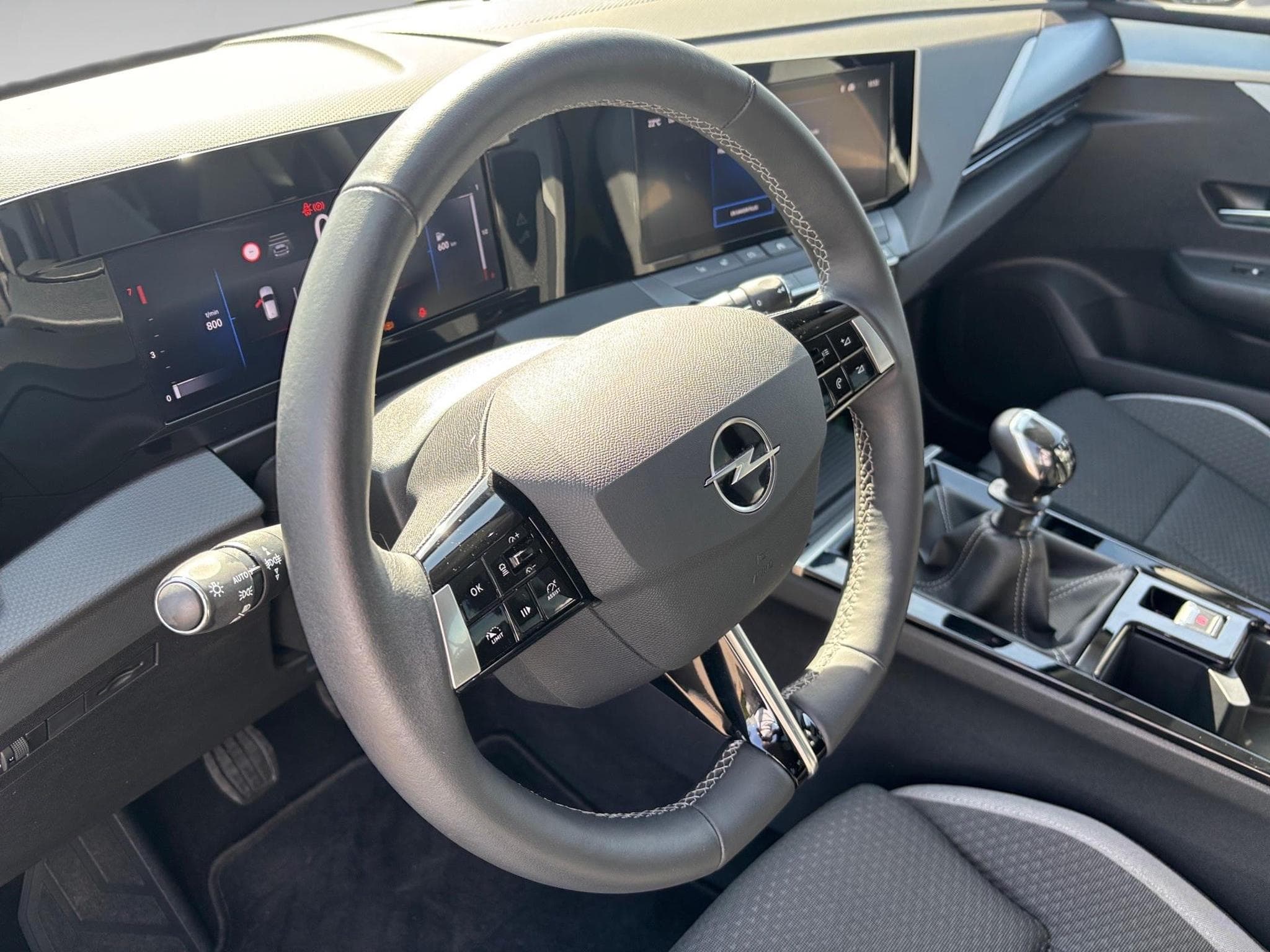 Opel Astra 1.2 L L Edition (2024) - Foto 8