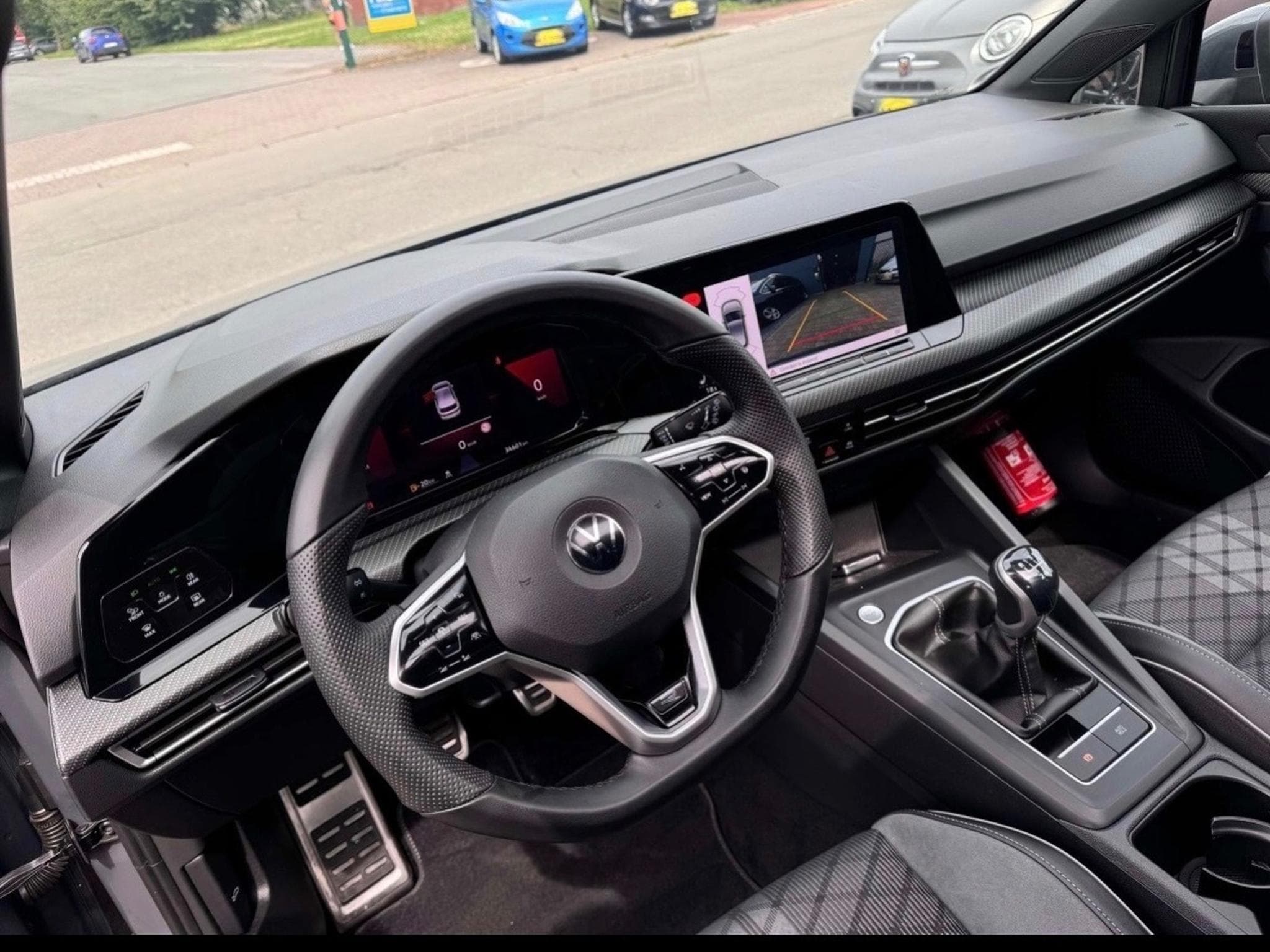 VW Golf R Line (2022) - Photo 2