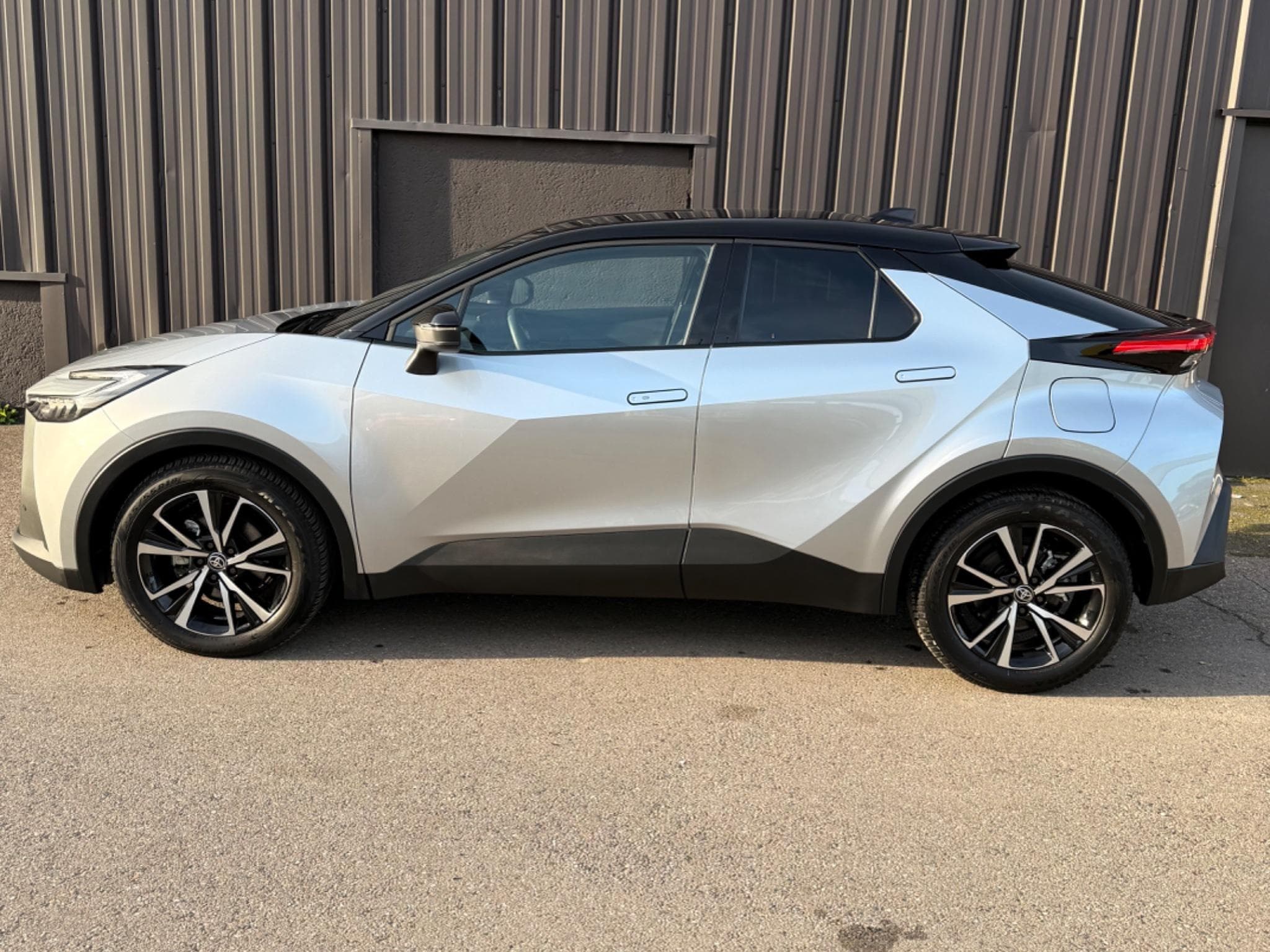 Toyota C-HR Dynamique plus (2024) - Photo 2
