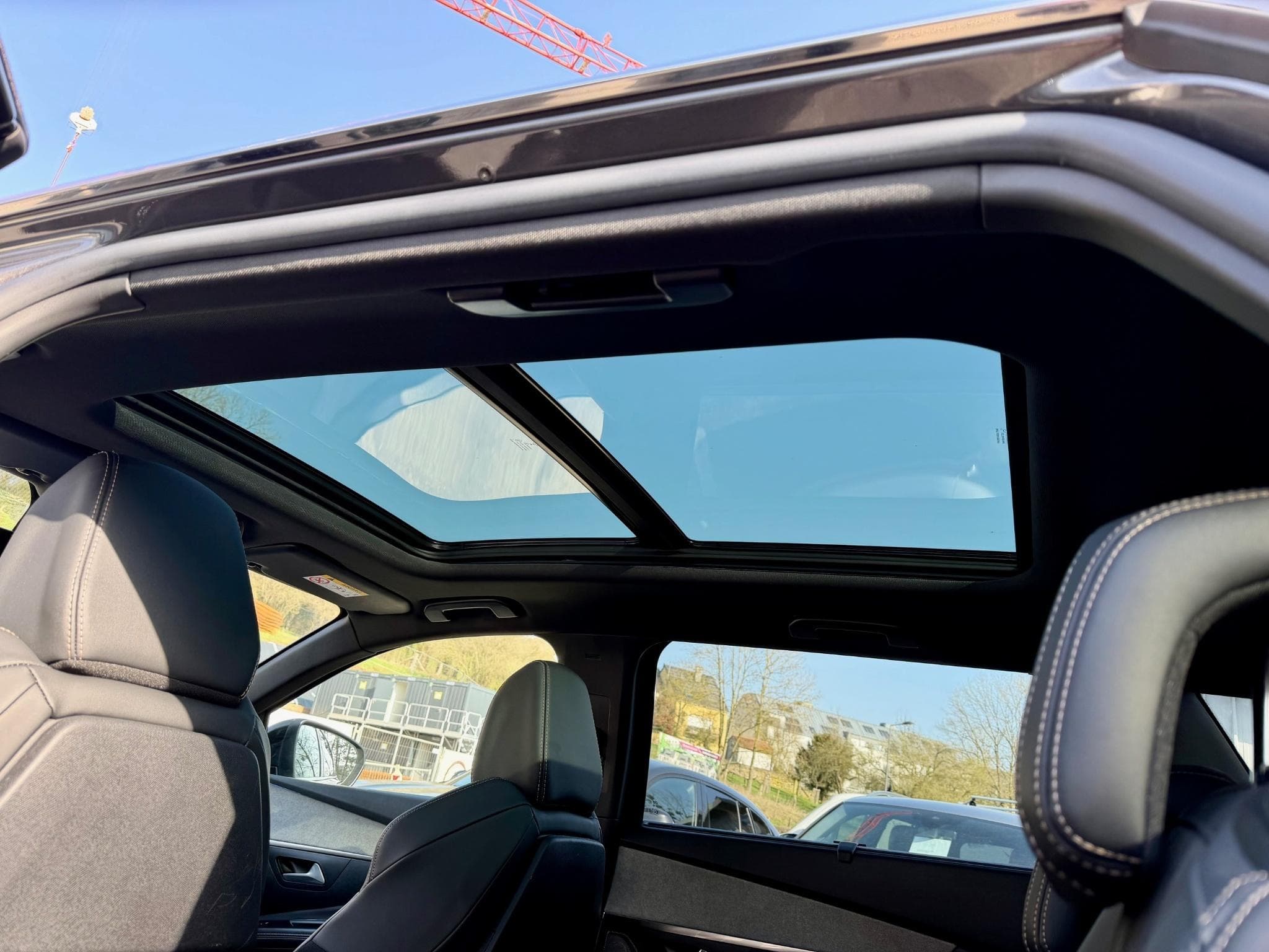 Peugeot 5008 2.0 BlueHDi 177 EAT8 GT-Line 7 pl PANO/360°/ACC (2021) - Photo 15