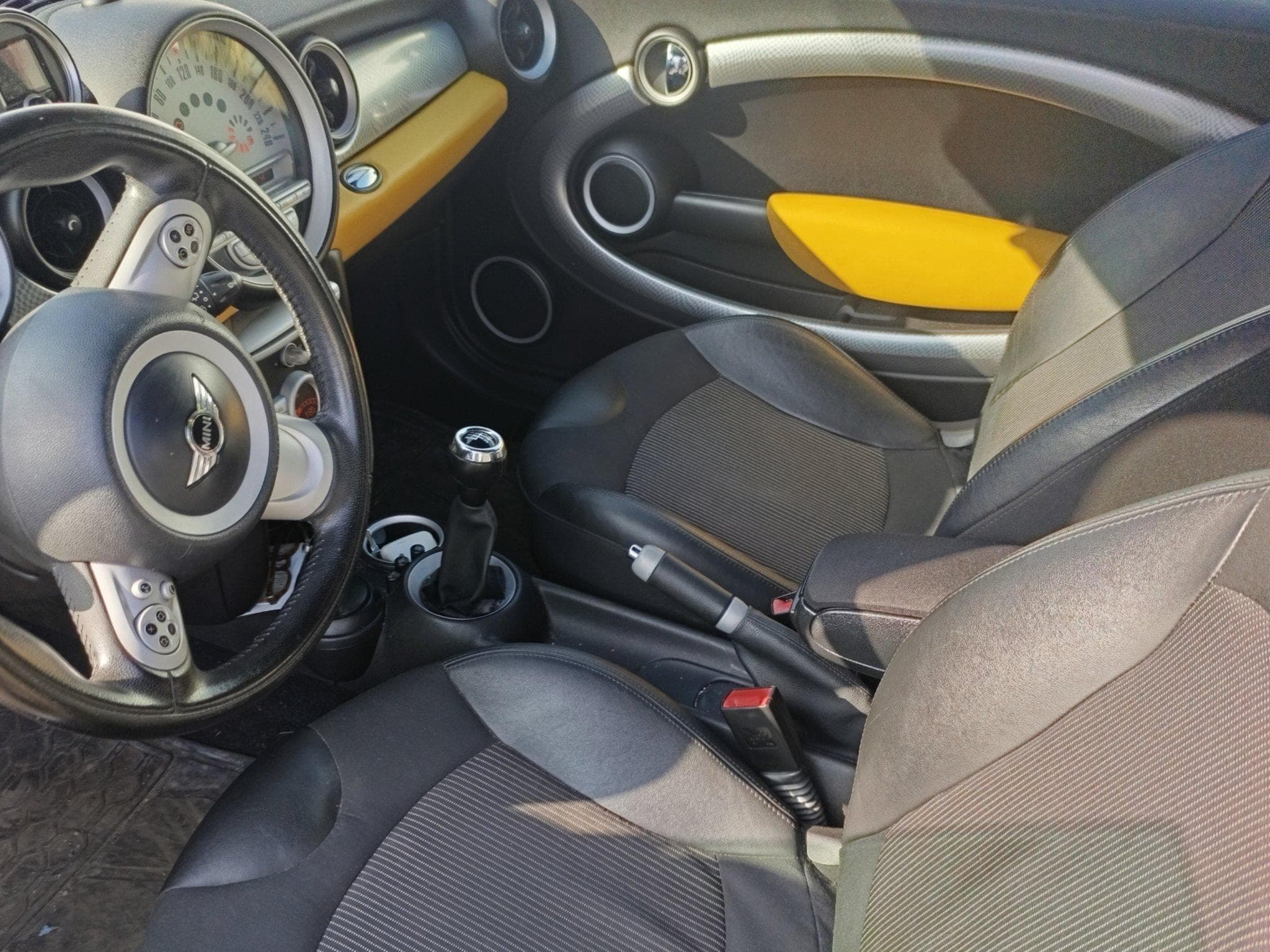 Mini Cooper S- 174 CV R56 (2007) - Photo 3