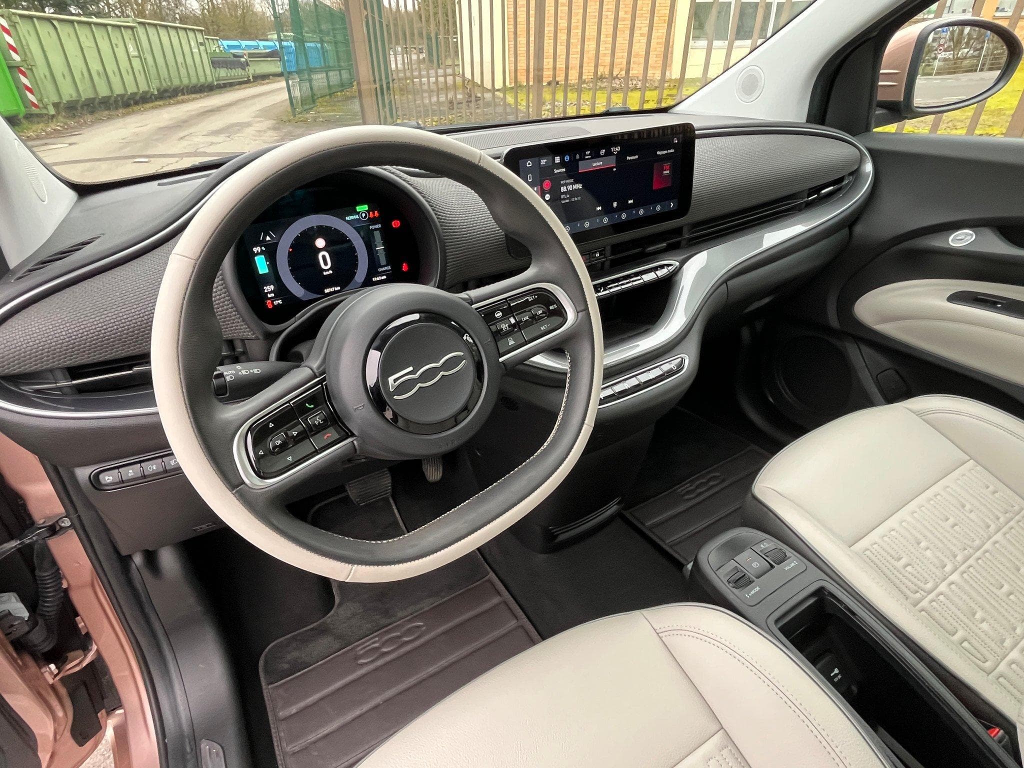 Fiat 500 ELECTRIQUE ICON 42 Kwh (2022) - Foto 3