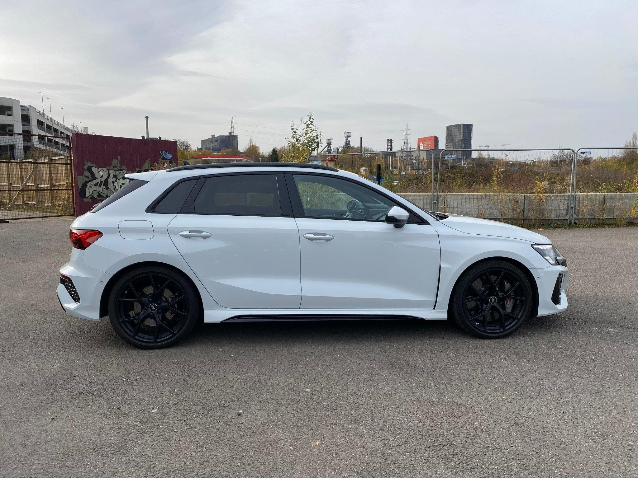 Audi RS3 SPORTBACK 2.5 TFSI - FREINS CERAMIQUES (2024) - Photo 3