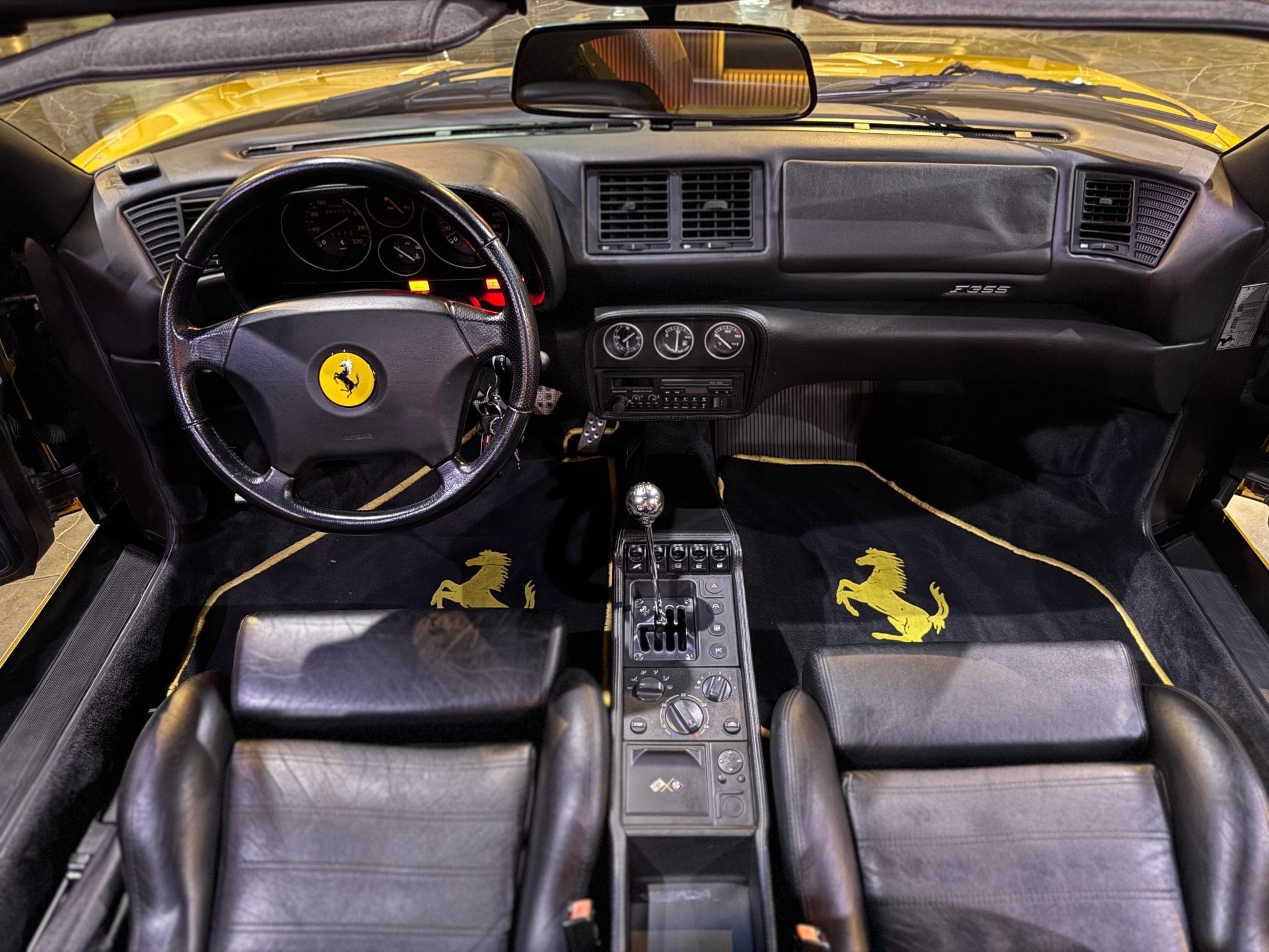Ferrari F355 GTS (1998) - Photo 5