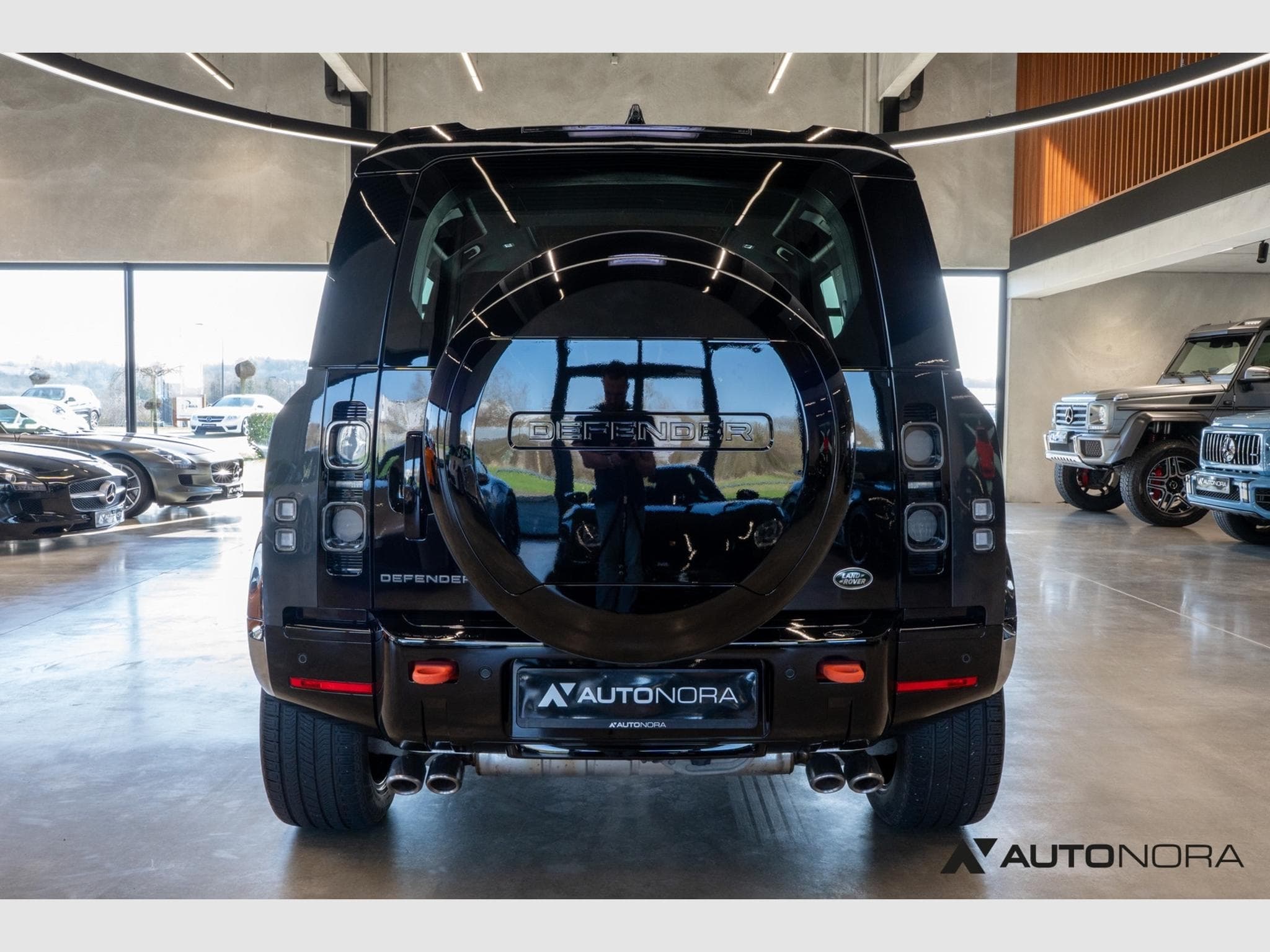 Land-Rover Defender 110 P525 V8 Capathian Edition (2021) - Photo 9