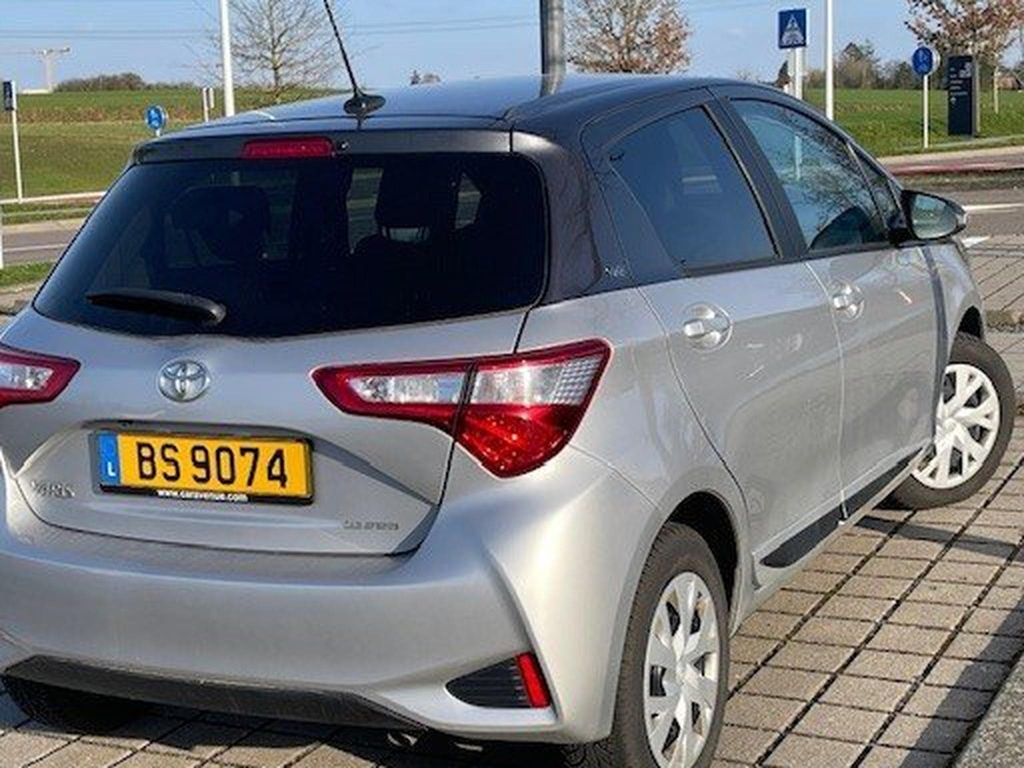 Toyota Yaris Y20 (2020) - Foto 2