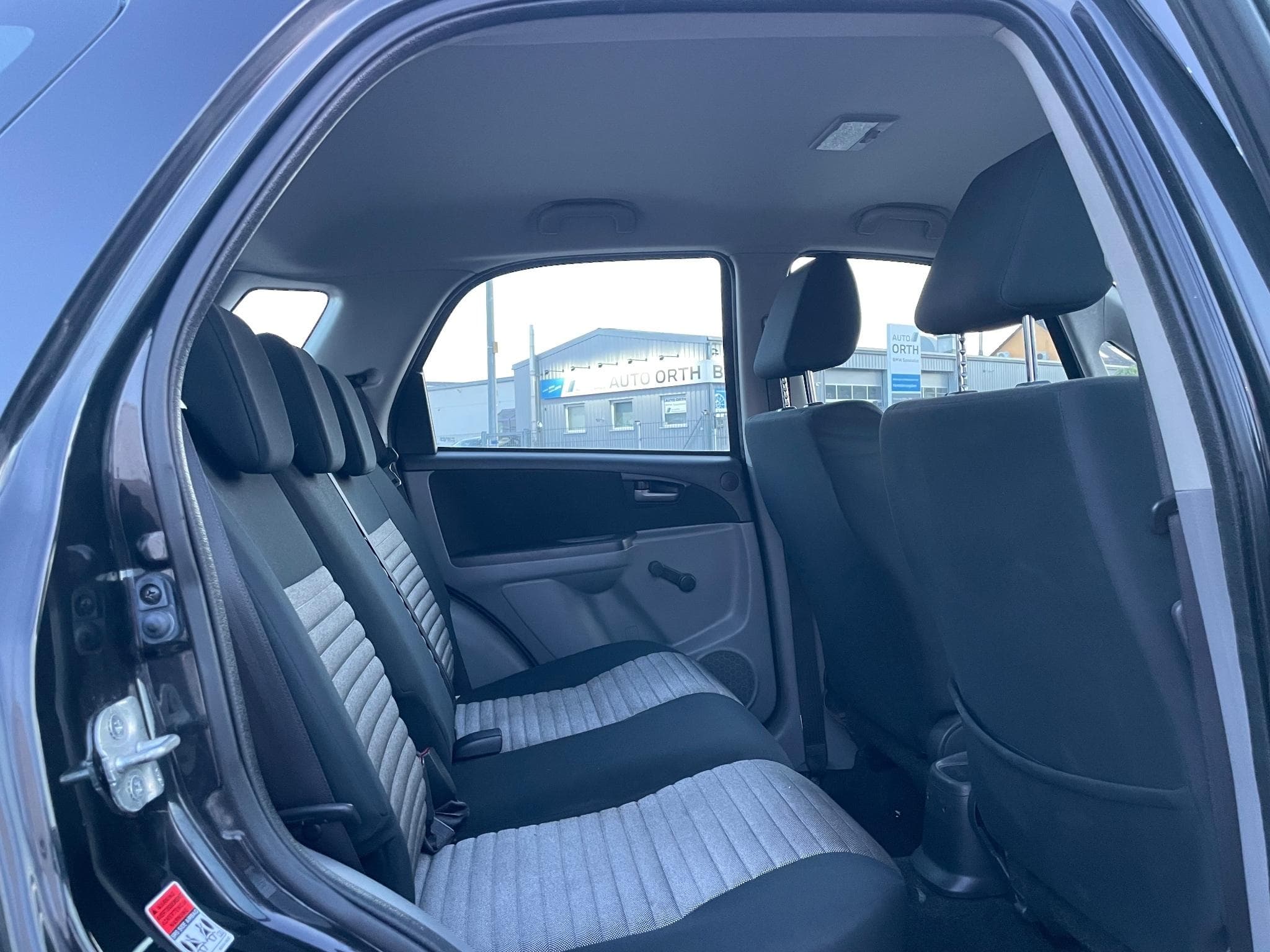 Suzuki SX4 1.6 SX4-Benzin-4x4-TÜV 2/2027 (2009) - Foto 9