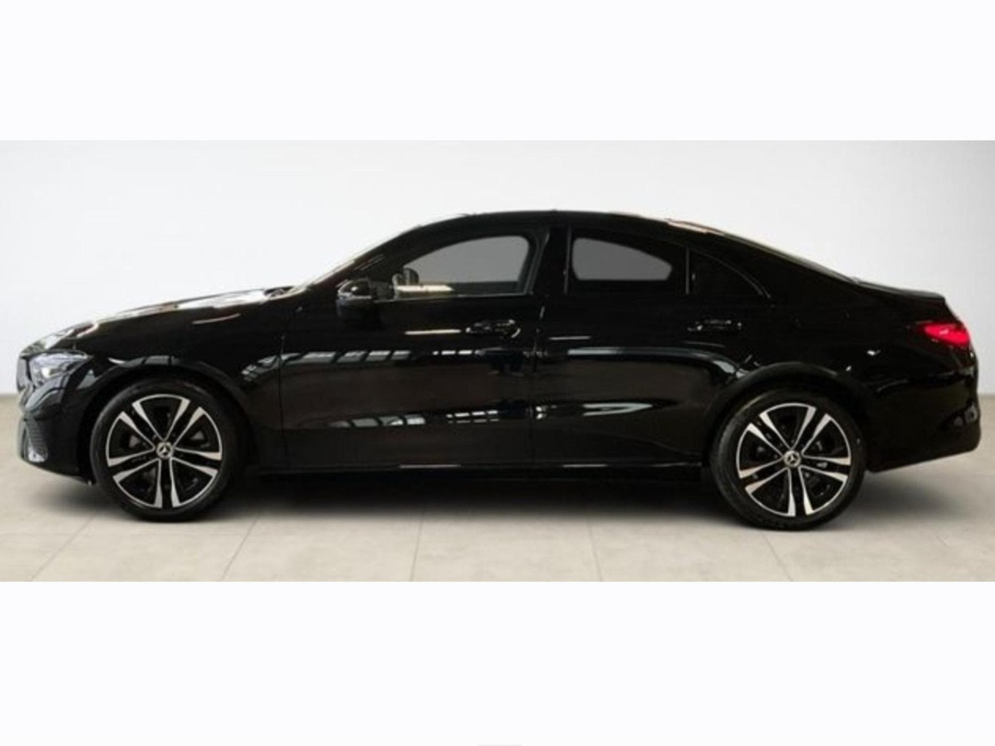 Mercedes CLA Noir / Beige - Garantie 09/27 (2024) - Photo 2