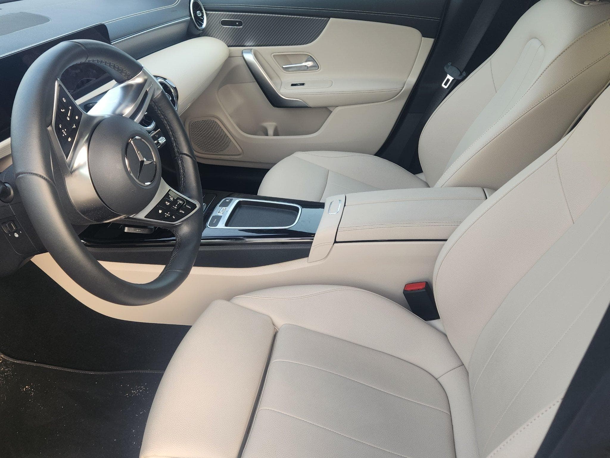 Mercedes CLA Noir / Beige - Garantie 09/27 (2024) - Photo 3