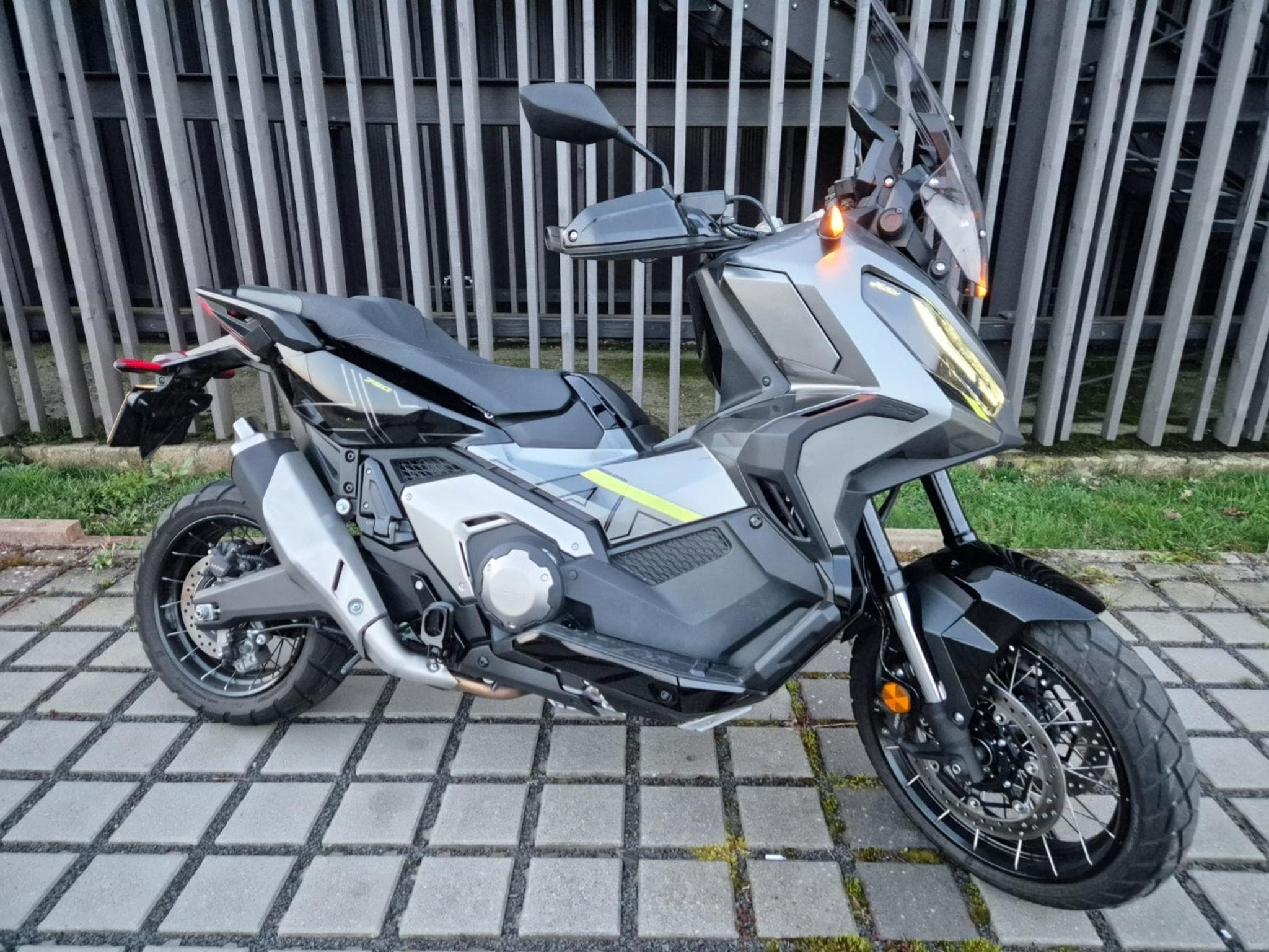 Honda X-ADV Special Edition (2024) - Foto 1