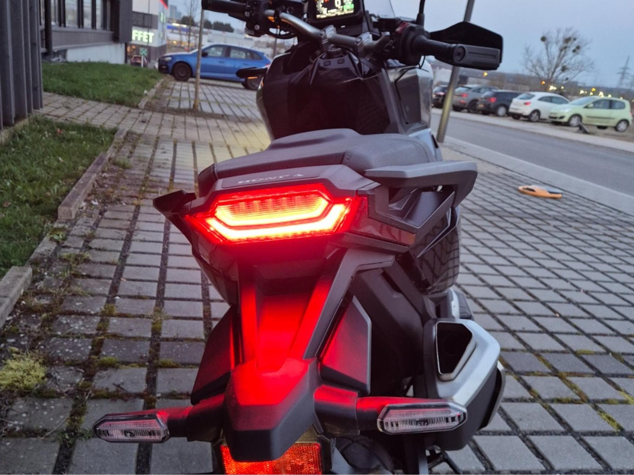 Honda X-ADV Special Edition (2024) - Foto 4