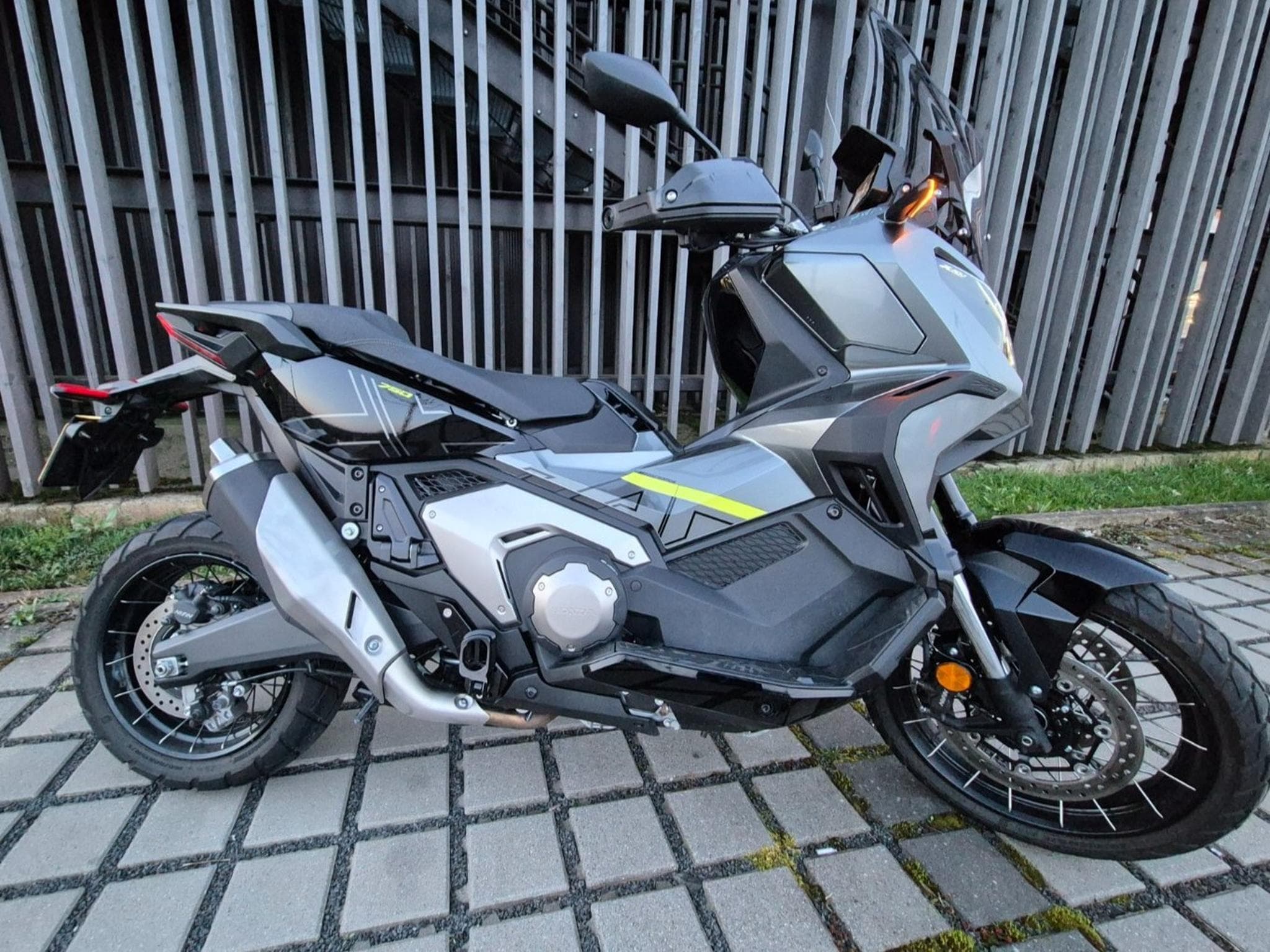 Honda X-ADV Special Edition (2024) - Foto 6