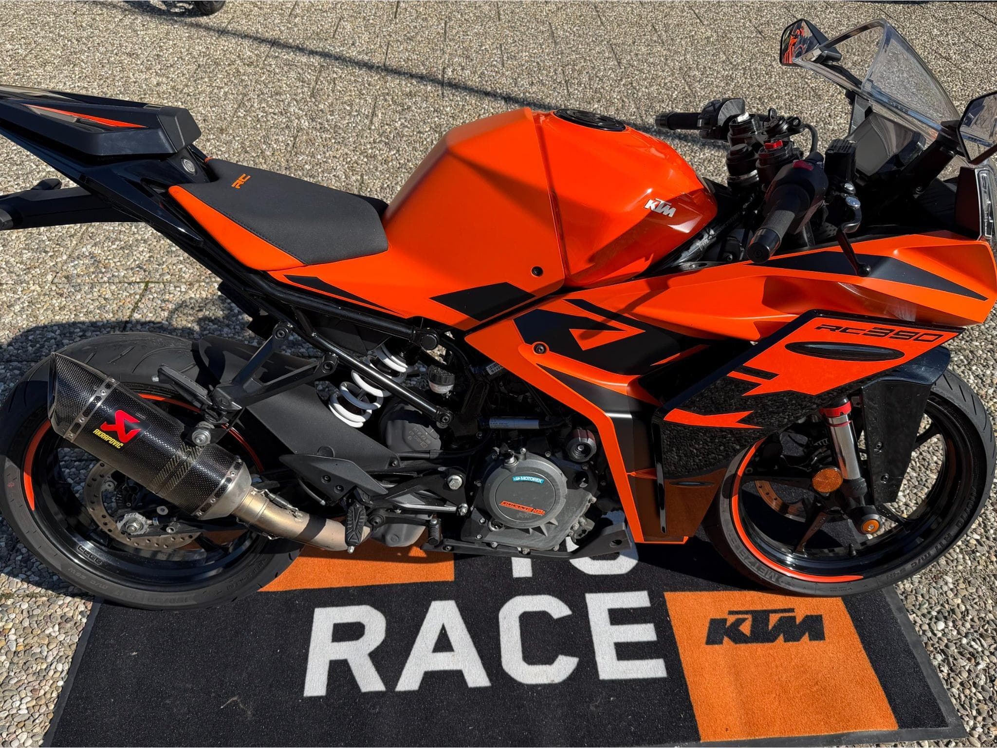 KTM RC 390 (2022) - Photo 6