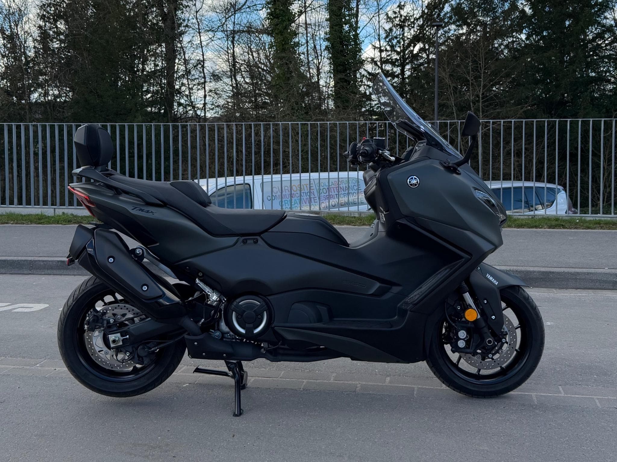 Yamaha T-Max 560 Tech Kamo (2025) - Photo 3