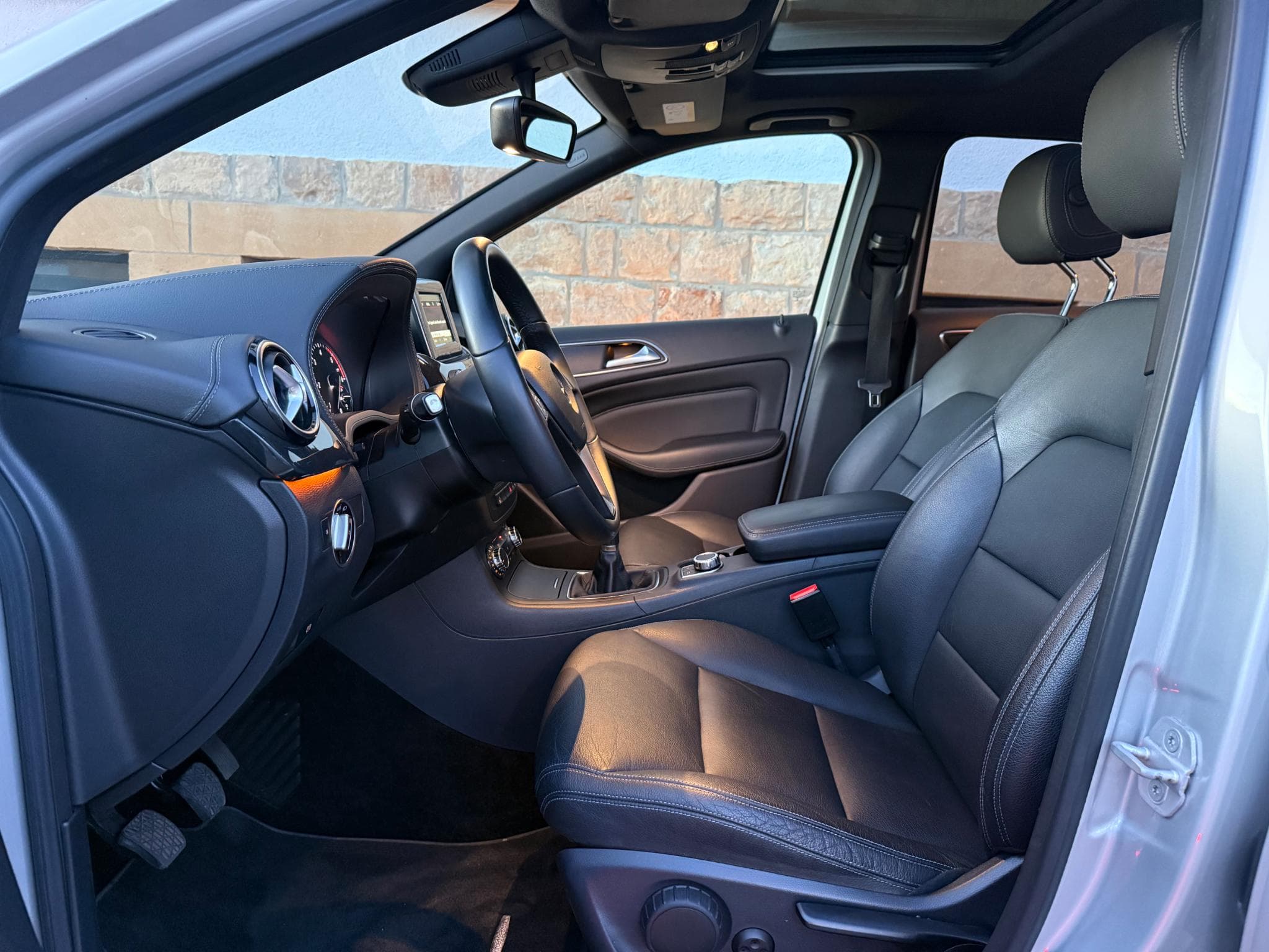 Mercedes B 180 d Exclusiv Édition *AHK*Pano*Leder (2014) - Photo 7